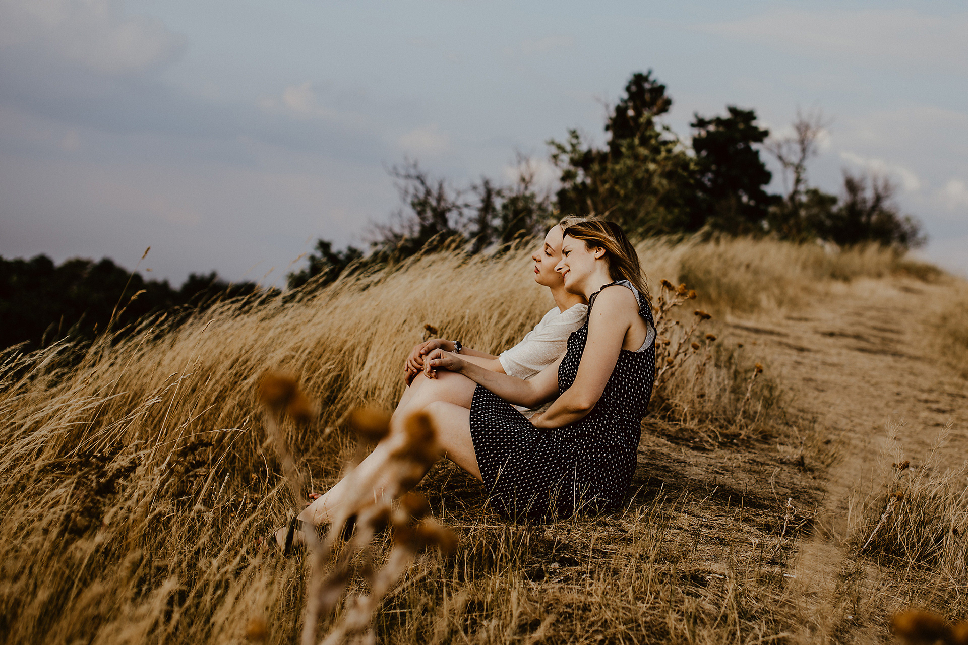 rodinný fotograf kamenice u prahy, jílové, sestry