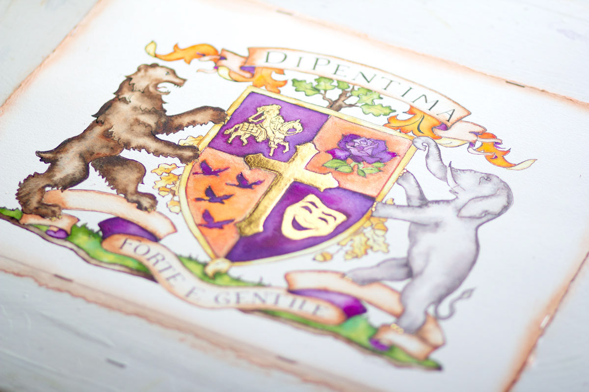 hand painted crest