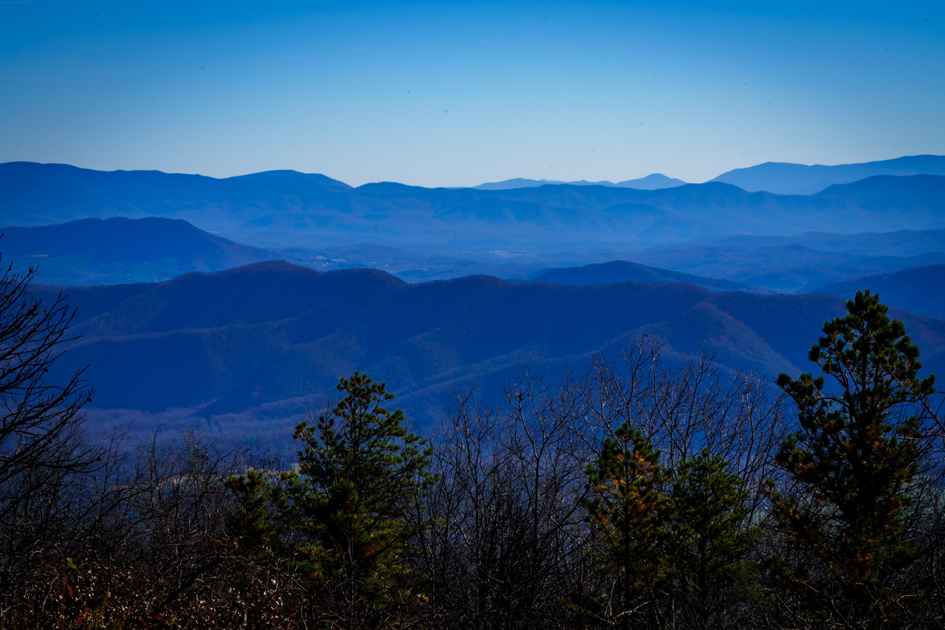 Title: Layers of the Blue Ridge, Make: Sony, Model: ILCE-7RM4, Lens: FE 24-105mm F4 G OSS, Focal Length: 105 mm, Shutter: 1/320 sec, ISO: ISO 100, Flash: Did not fire, Post: Lightroom, Orig. Dimensions: 9504 x 6336, Cropped To: 9473 x 6315