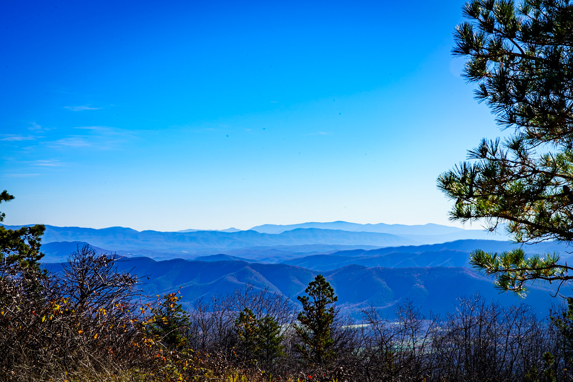 Title: Past The Peak, Make: Sony, Model: ILCE-7RM4, Lens: FE 24-105mm F4 G OSS, Focal Length: 50 mm, Shutter: 1/320 sec, ISO: ISO 100, Flash: Did not fire, Post: Lightroom, Orig. Dimensions: 9504 x 6336, Cropped To: 9474 x 6316