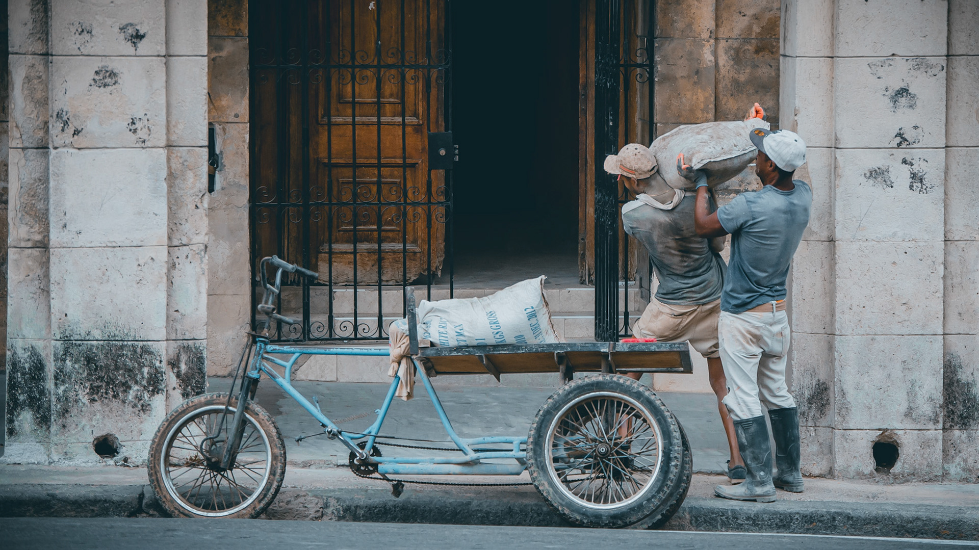 Cuba sigue en pie