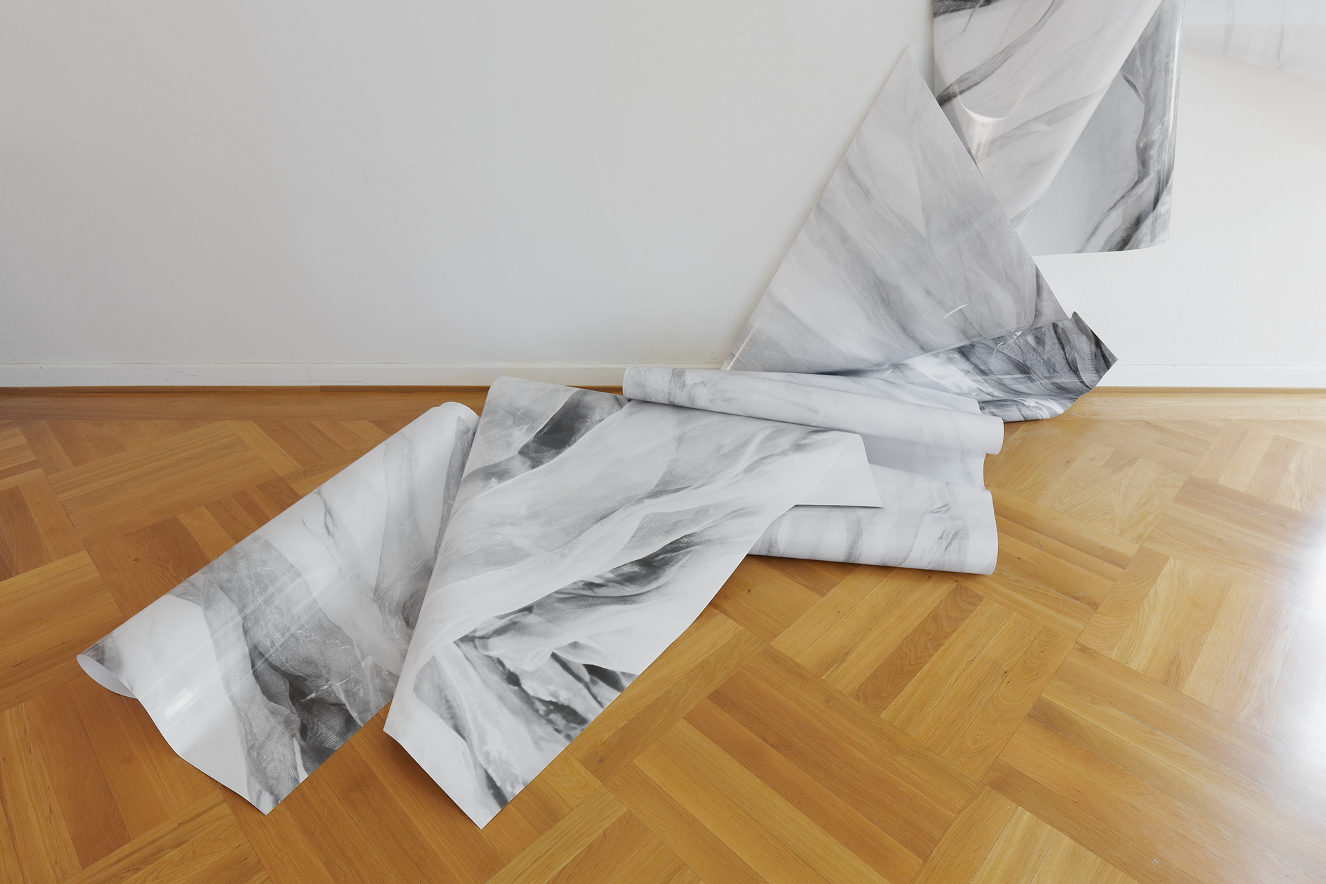 o.T. (Nachthelle), 2016, 11 s/w-Fotografien, jeweils 181 x 112 cm