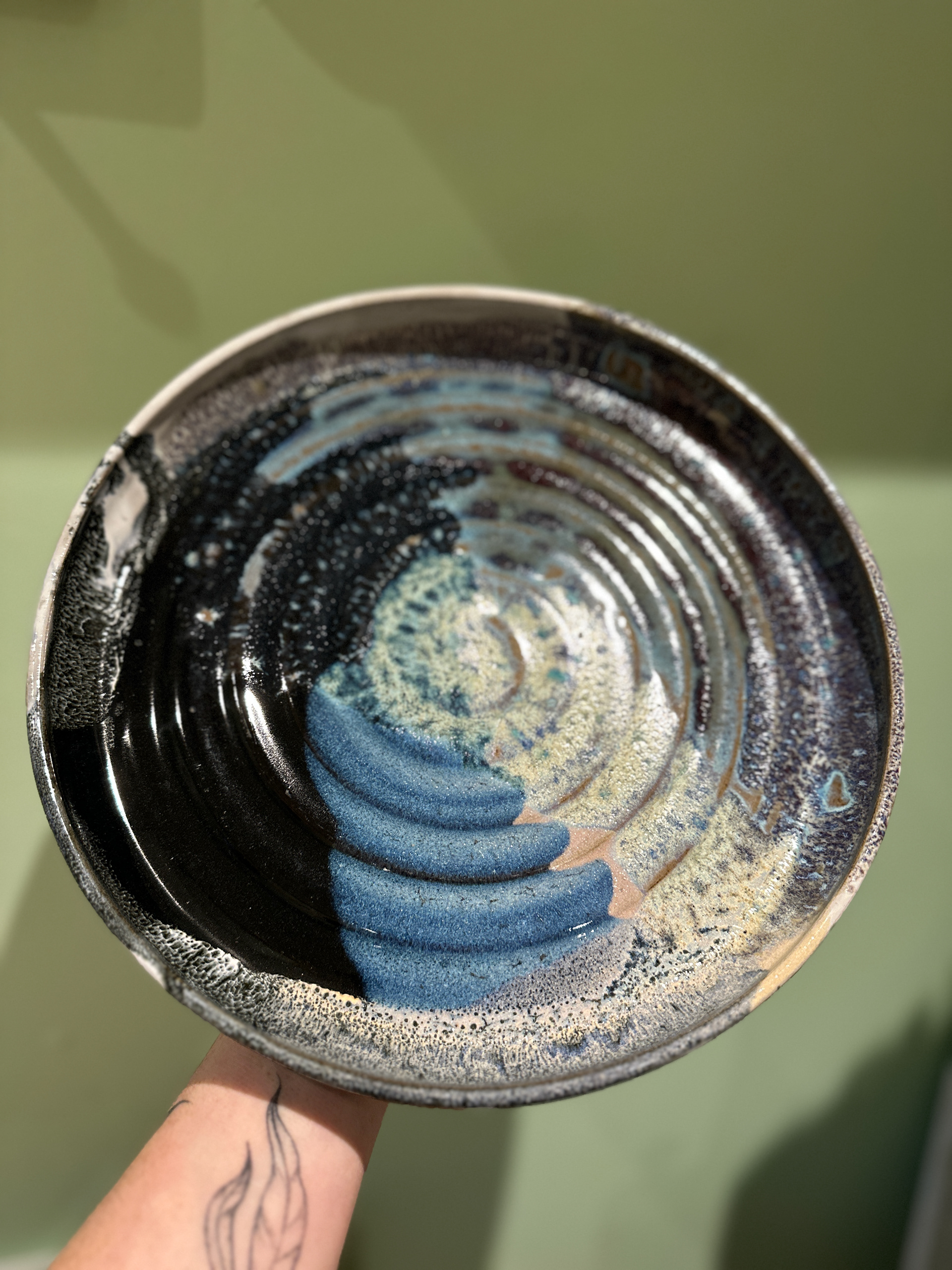 chaos glaze serving plate. flat bottom