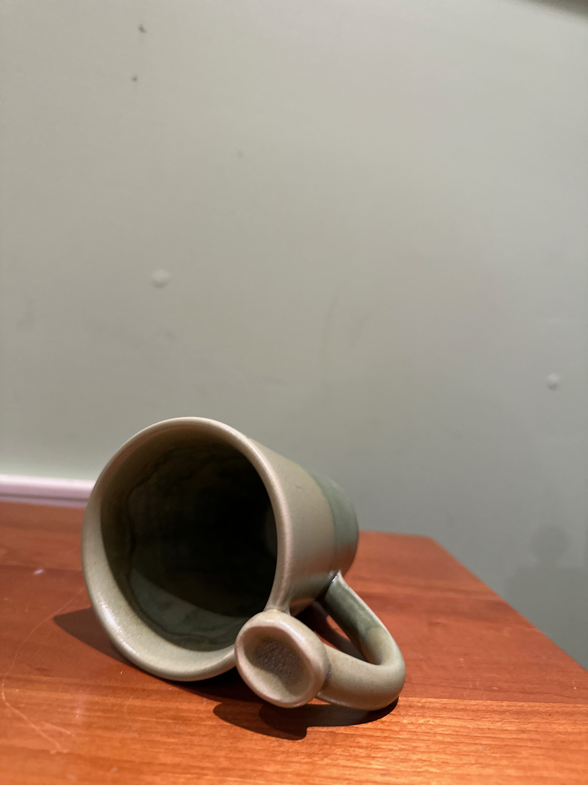 8oz mug with thumb rest