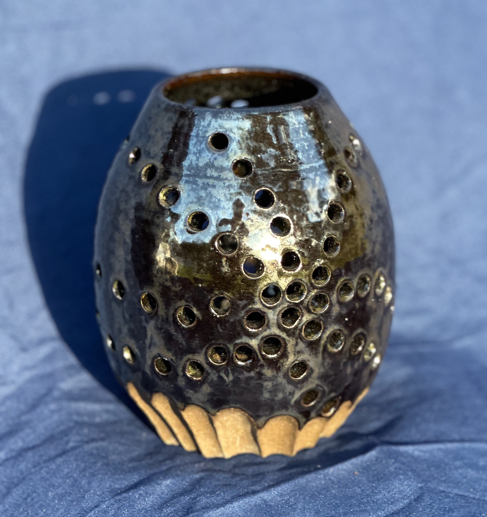 metallic votive holder