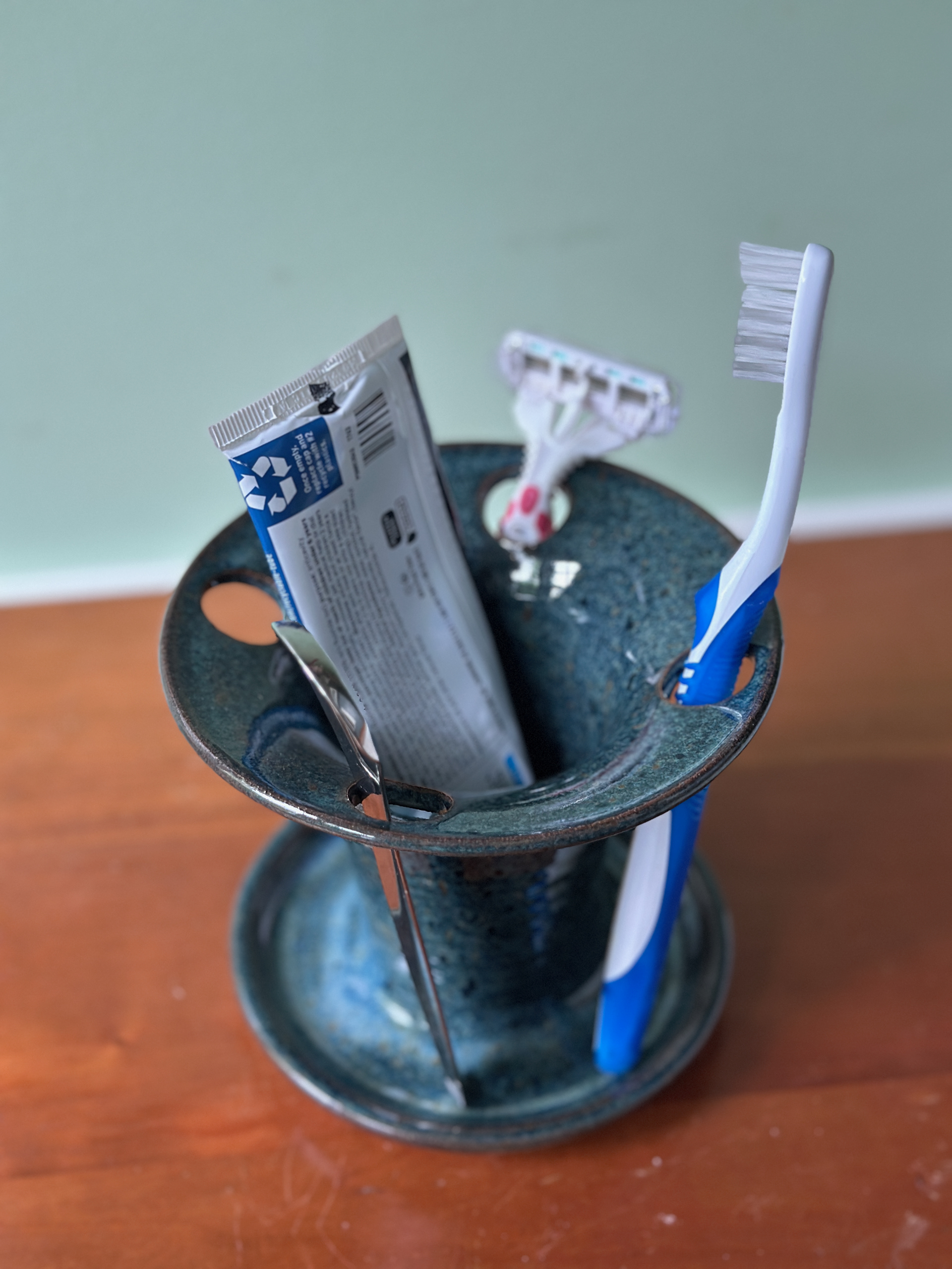 toothbrush/paintbrush holder