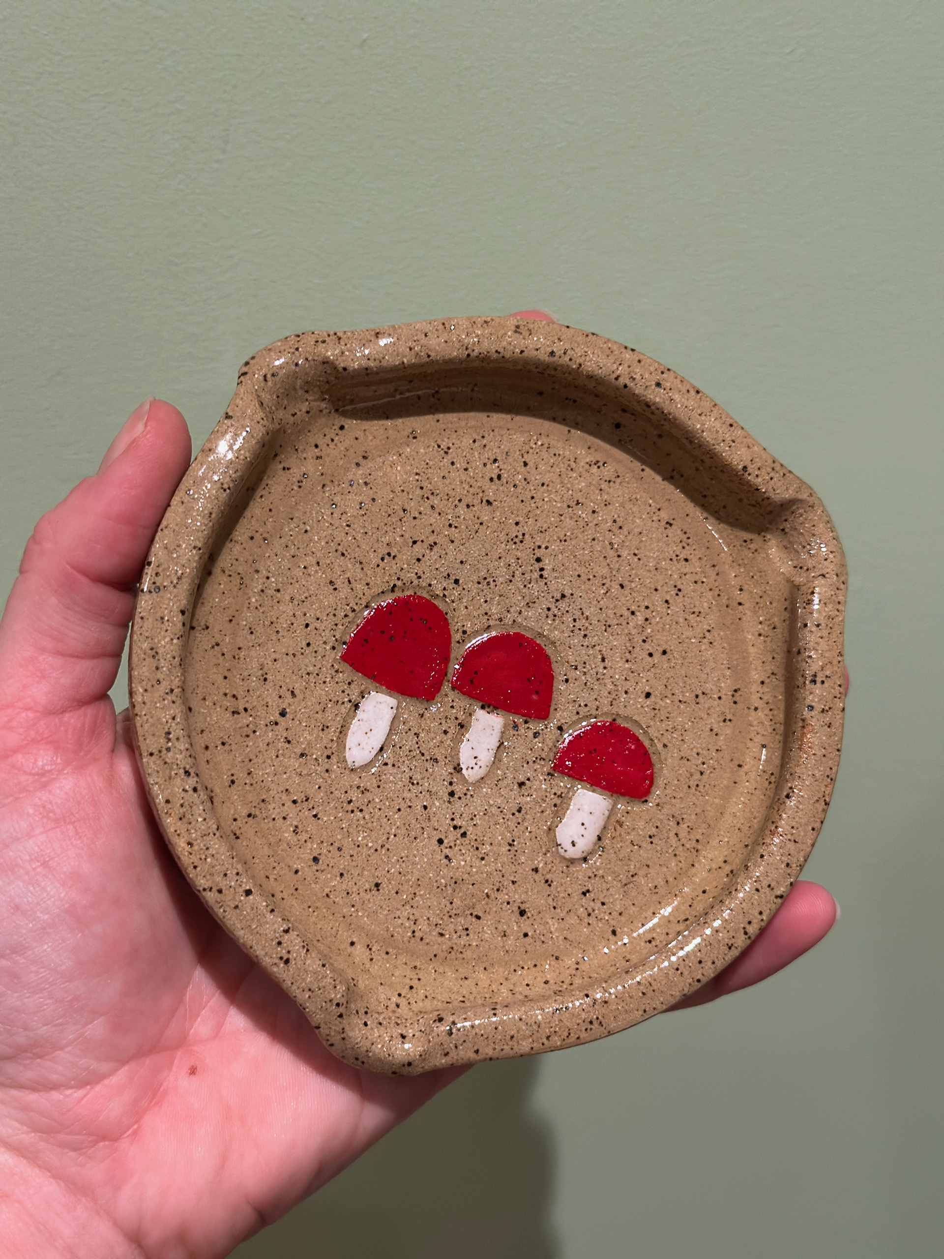 mushie ashtray