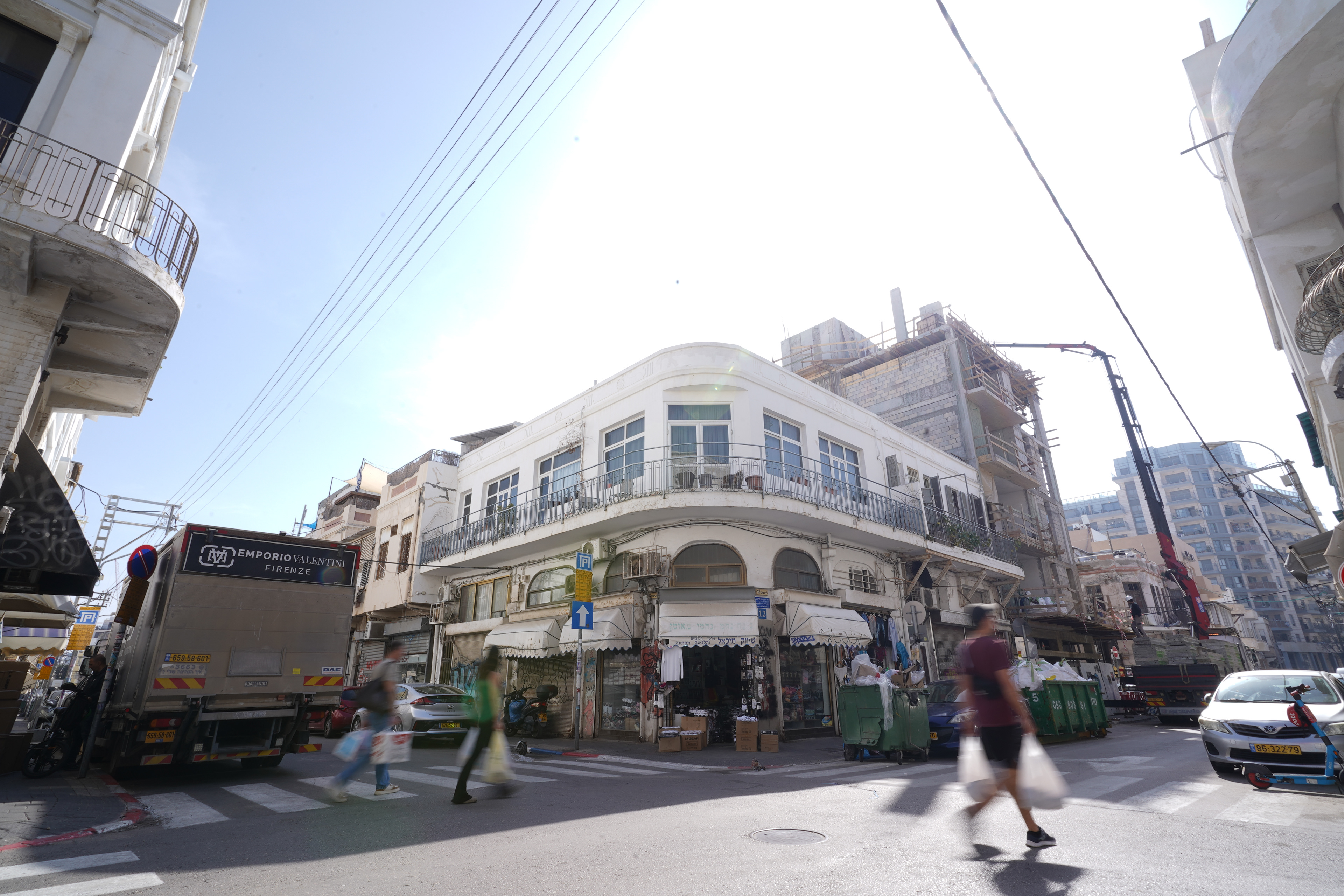 Corner1
