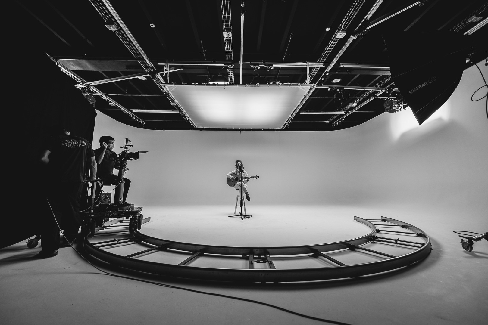 BTS Music Video, Sara Cruz / Yamaha.