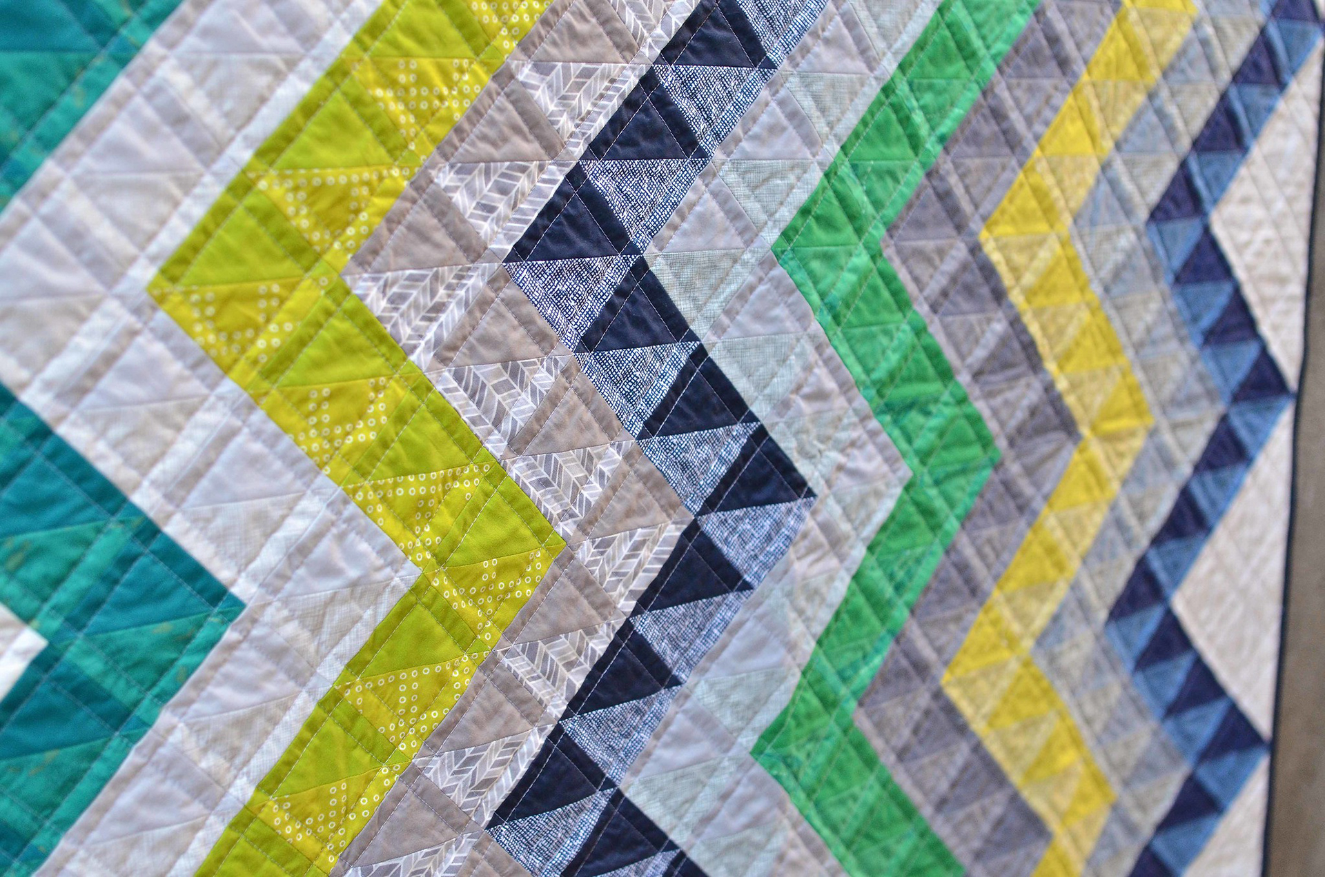 A Ziggity Zag Quilt - Kitchen Table Quilting