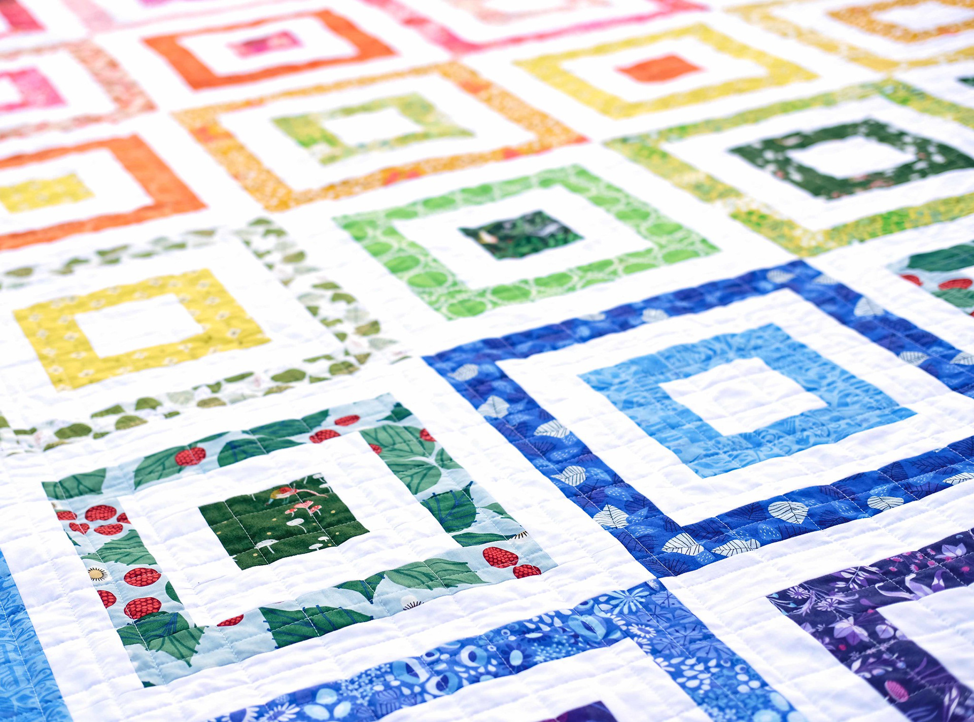 A Lovely Hunt Sadie Quilt - Kitchen Table Quilting
