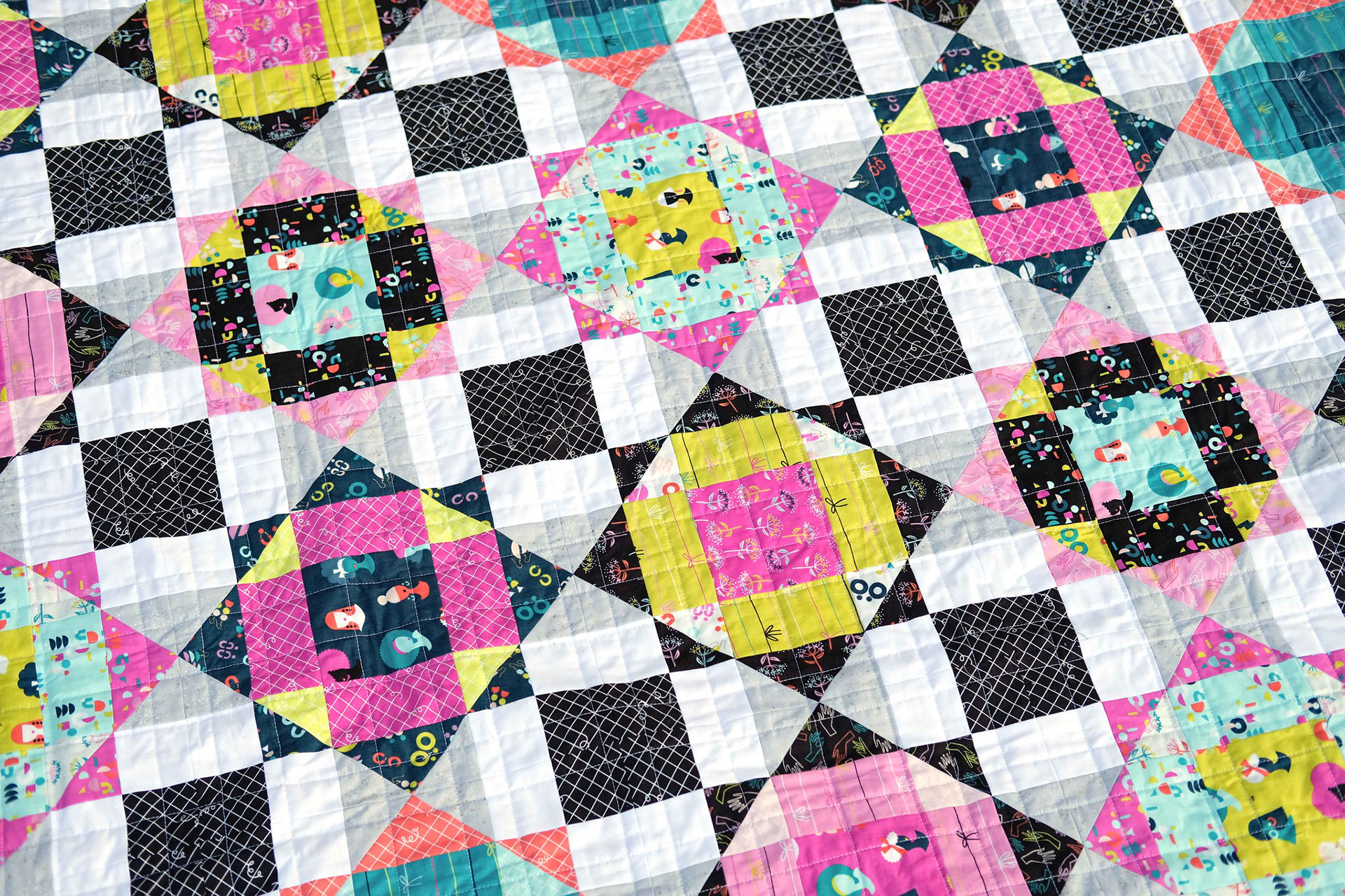 An Adorn Naomi Quilt - Kitchen Table Quilting