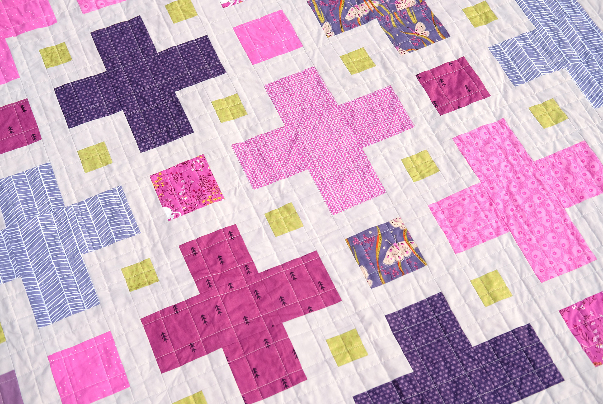 A Baby Size Violet Quilt - Kitchen Table Quilting