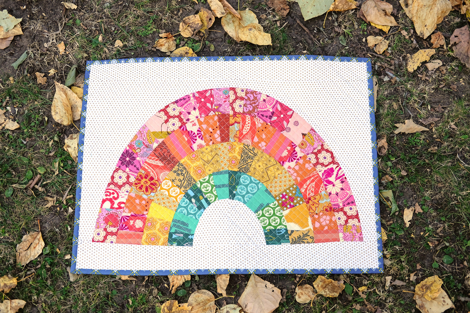 Sunshowers Mini Quilt - Kitchen Table Quilting