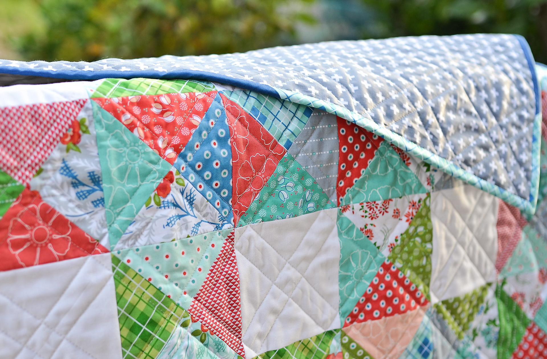 Hazel Hourglass Quilt - Kitchen Table Quilting