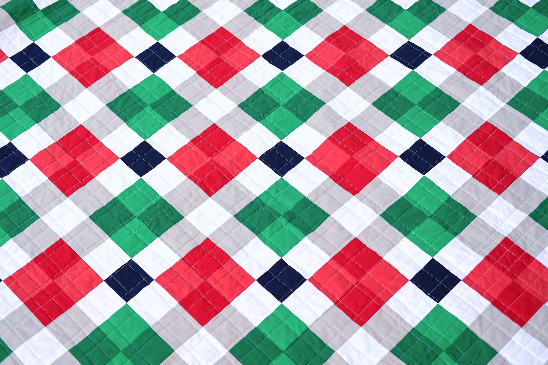 A Holiday Nancy Quilt - Kitchen Table Quilting