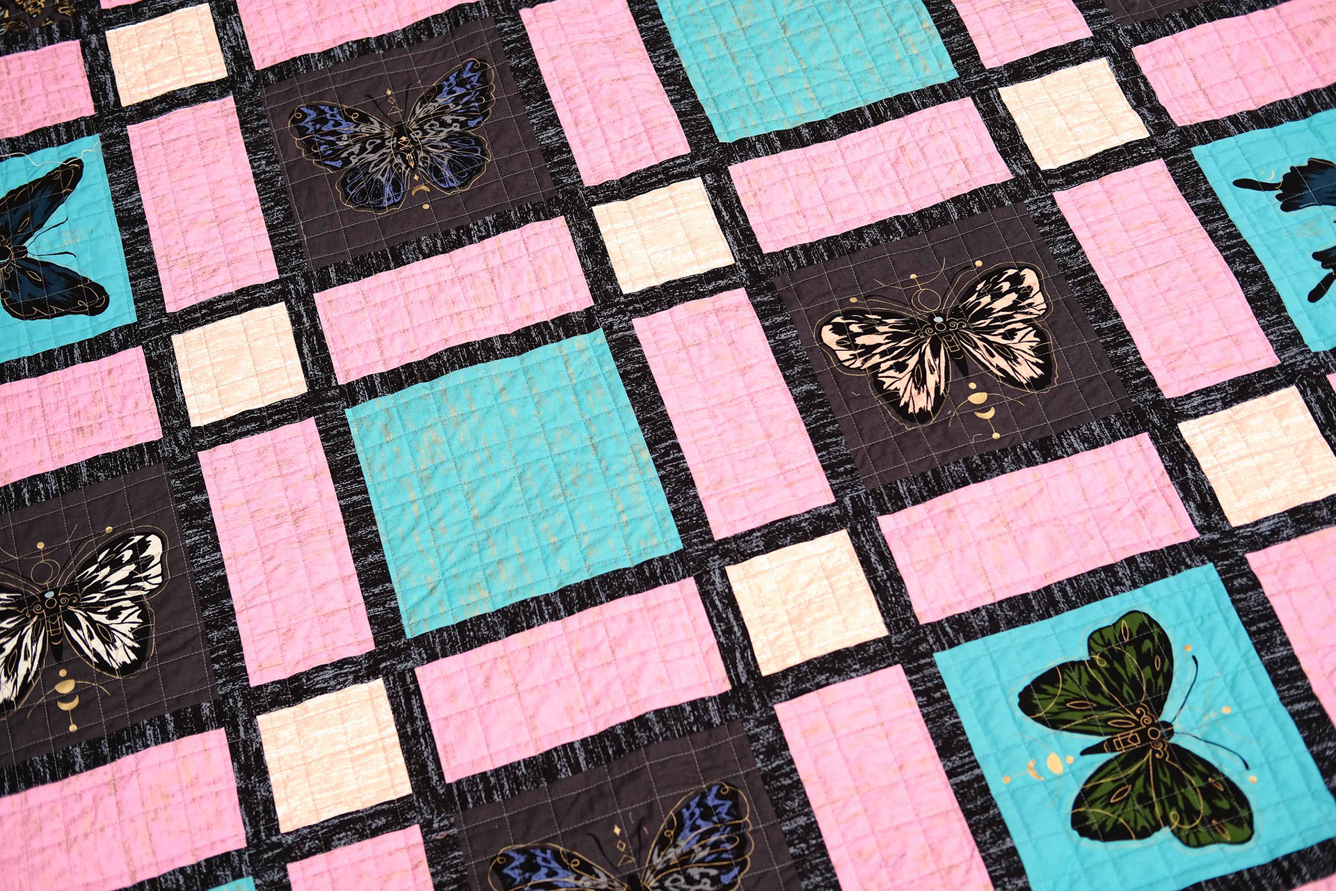 The Delilah Quilt Pattern - Kitchen Table Quilting