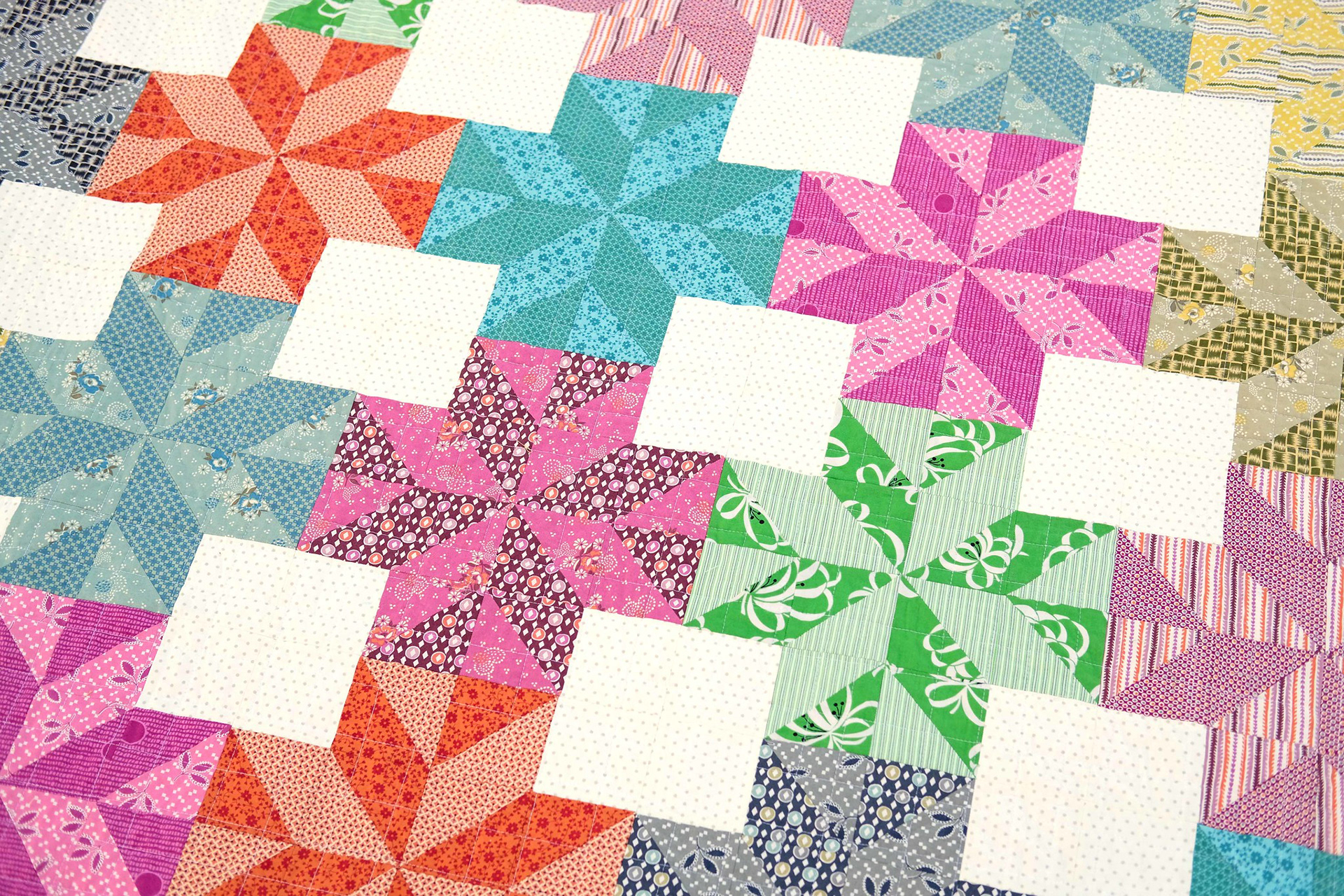 A Hope Valley Patti Quilt - Kitchen Table Quilting