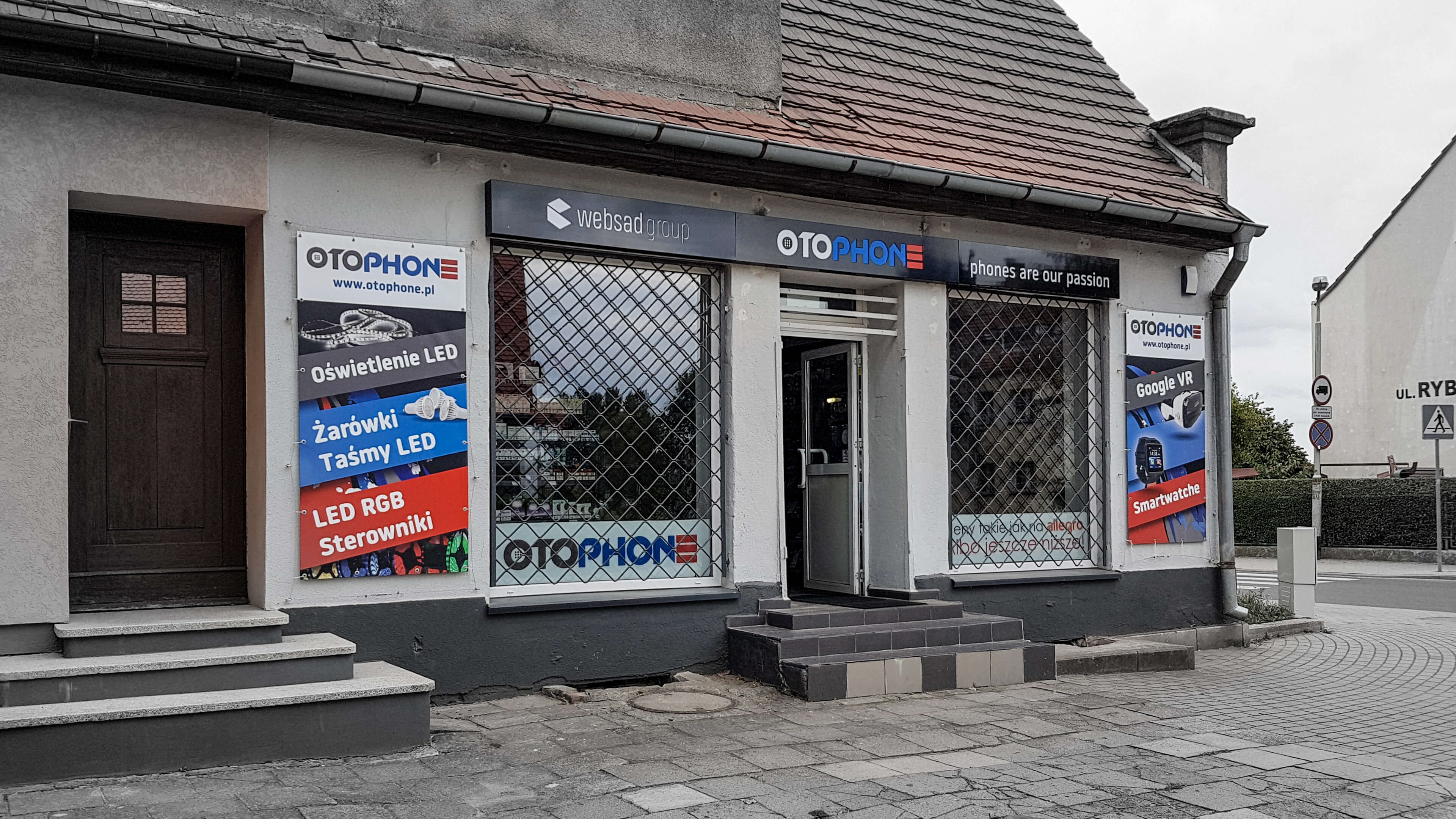 kasetony z dibondu podświetlane LED i banery reklamowe