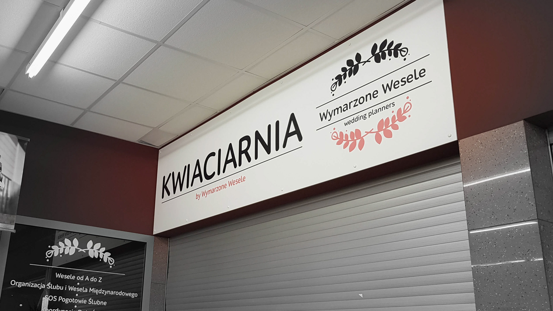 szyld z PCV z folią z laminatem