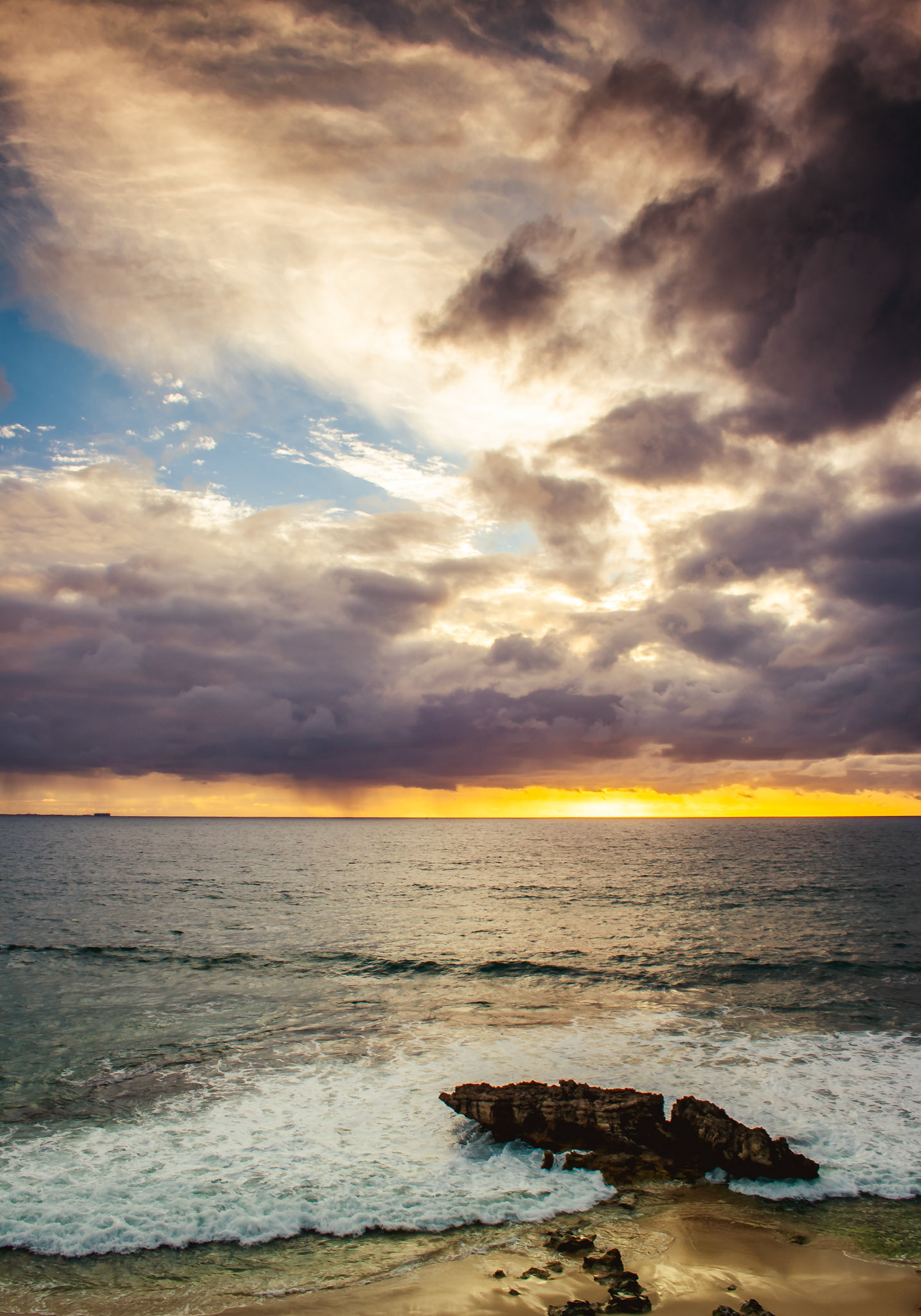 Dusk at Burns Beach