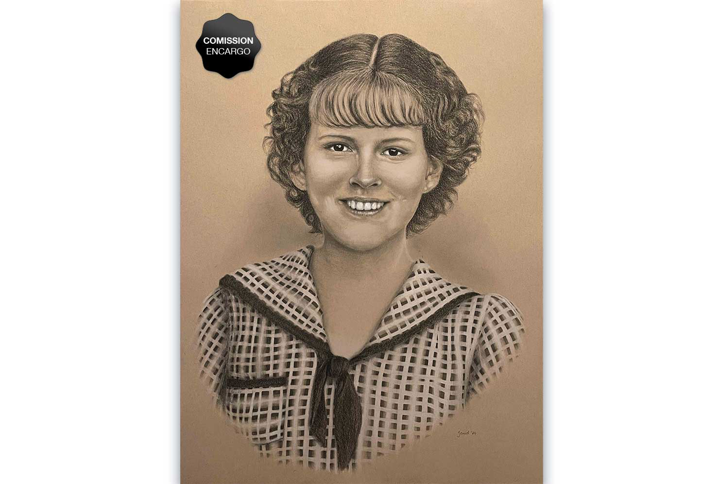 Retrato personalizado a lápiz de una joven con uniforme de colegio Costa Rica. Artista Janid Alfaro.