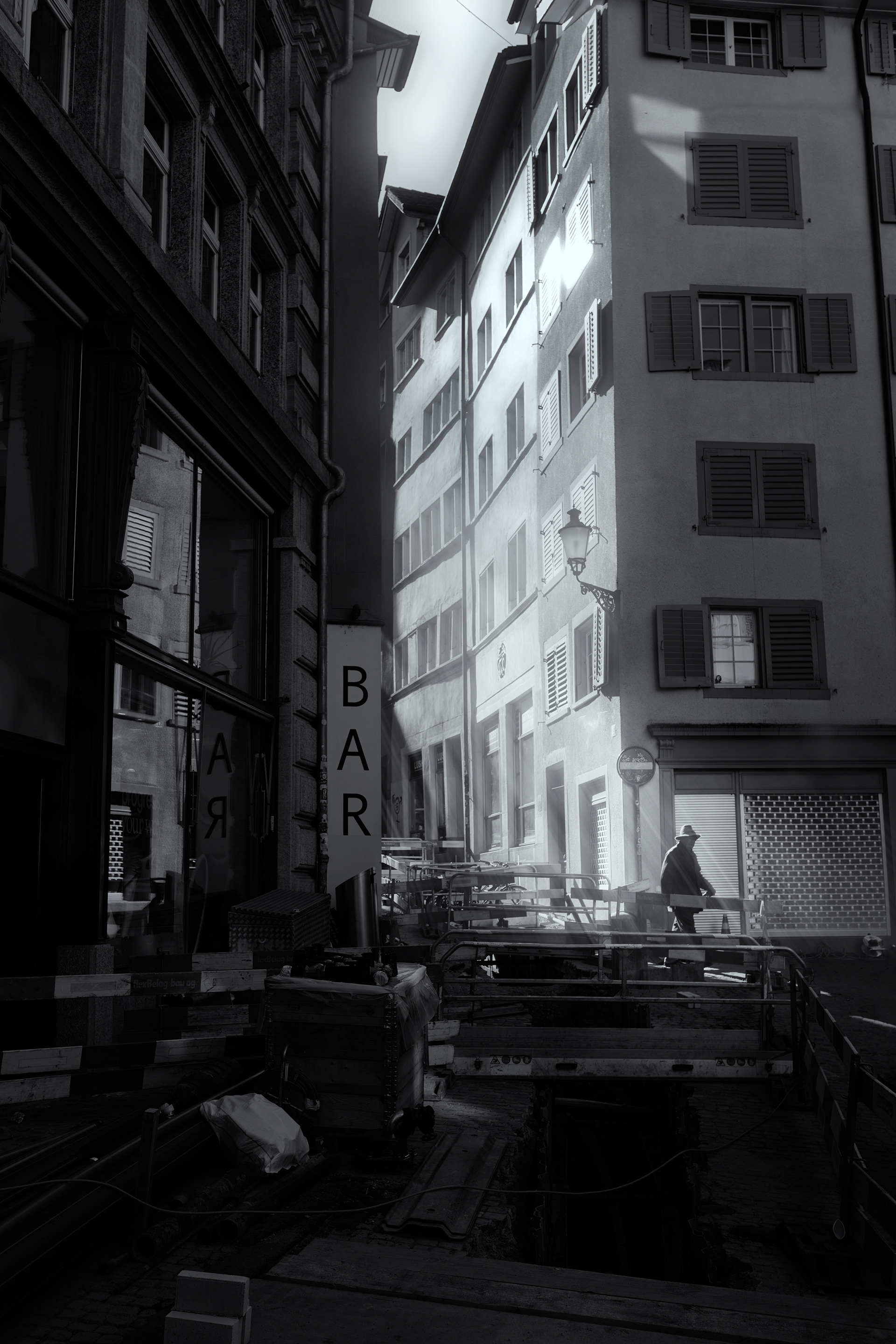 Light through the alley