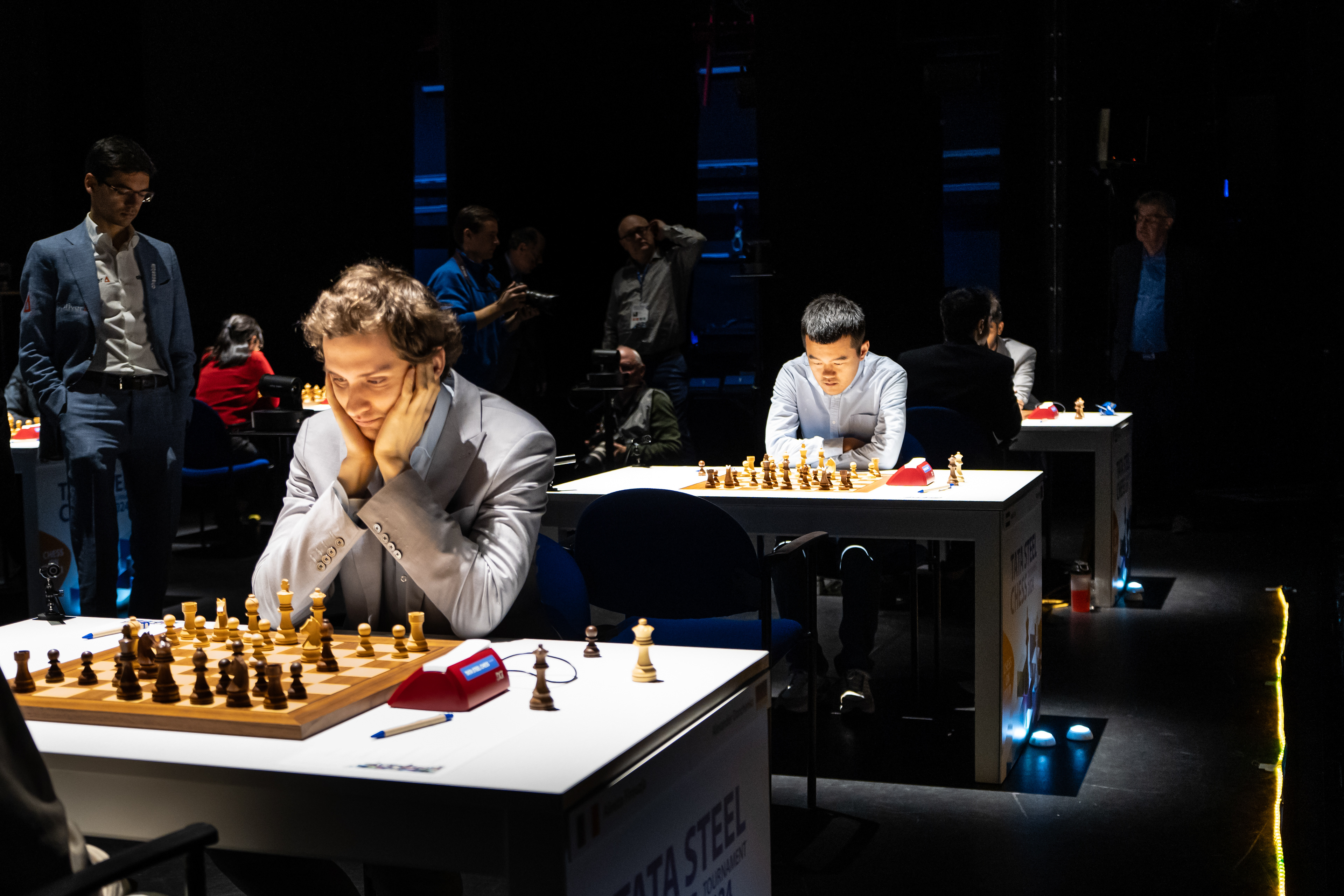 Groepsfoto tijdens het Tata Steel Masters schaaktoernooi op locatie. De negende speelronde van het schaaktoernooi speelde zich af in het AFAS Circustheater. Normaal is Dorpshuis de Moriaan in Wijk aan Zee het strijdtoneel voor de grootmeesters. ANP KJELL HOEXUM