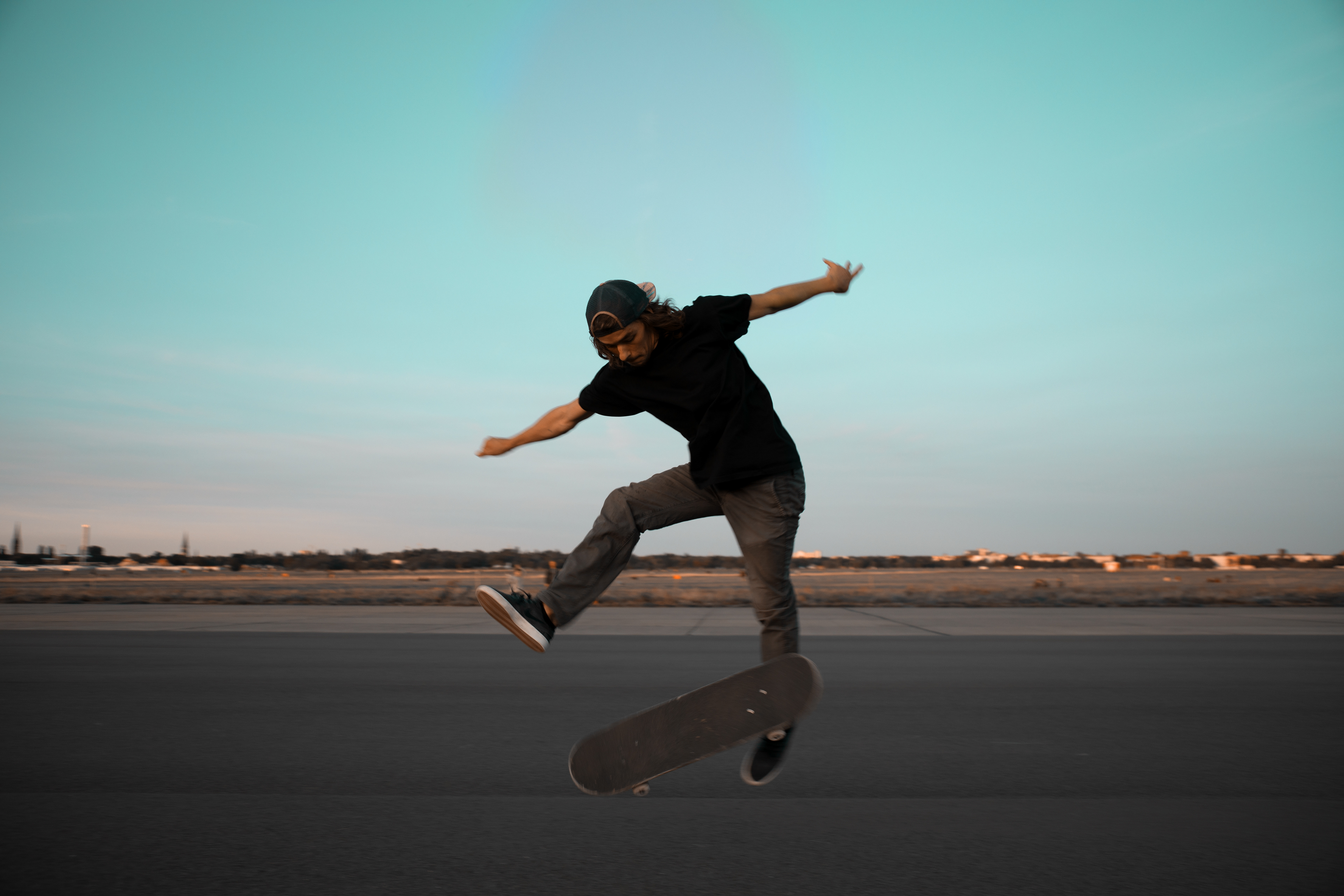 Patrick auf dem Skateboard