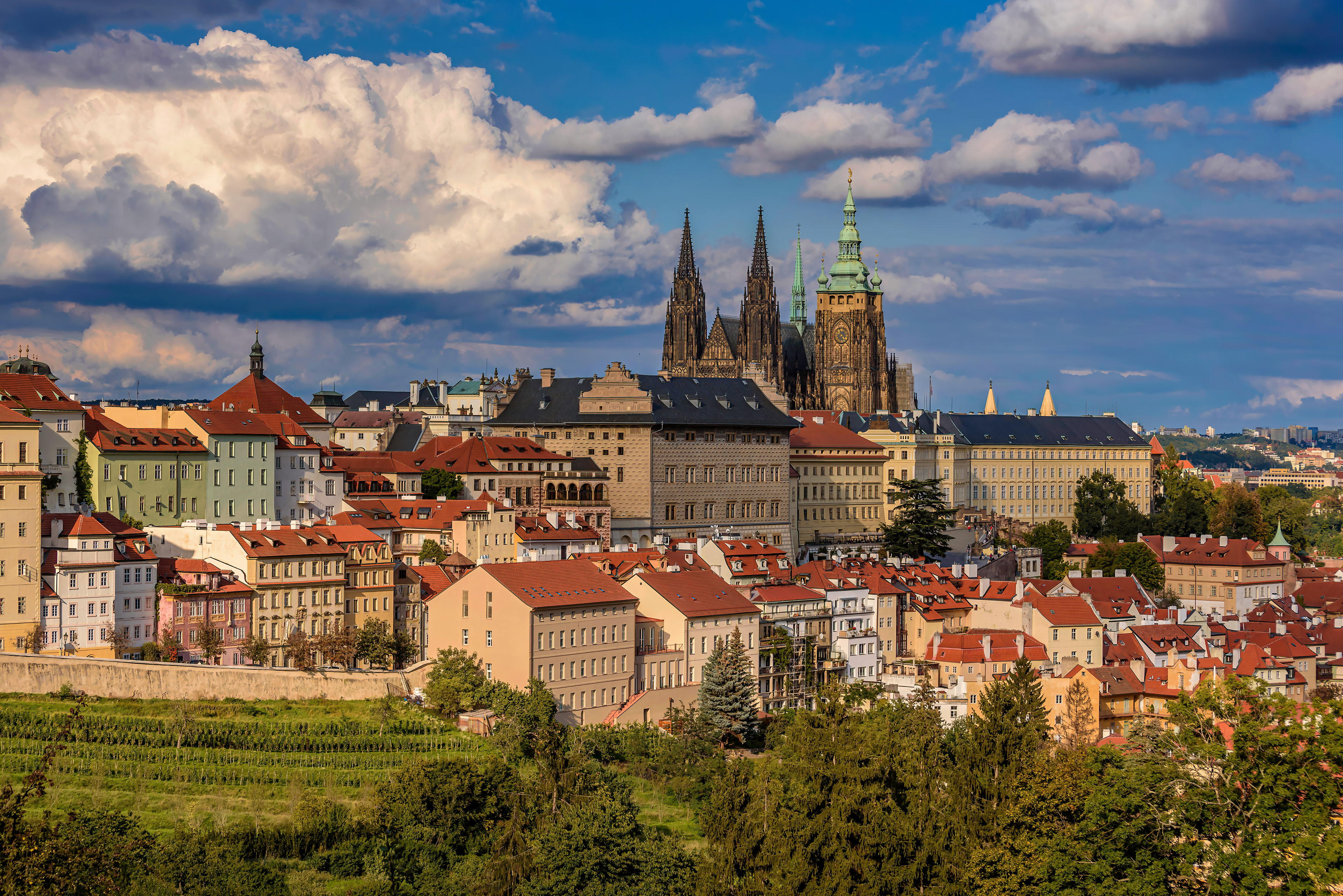 Prague Castle Skyline A city shaped by kings, emperors and centuries of architectural heritage.