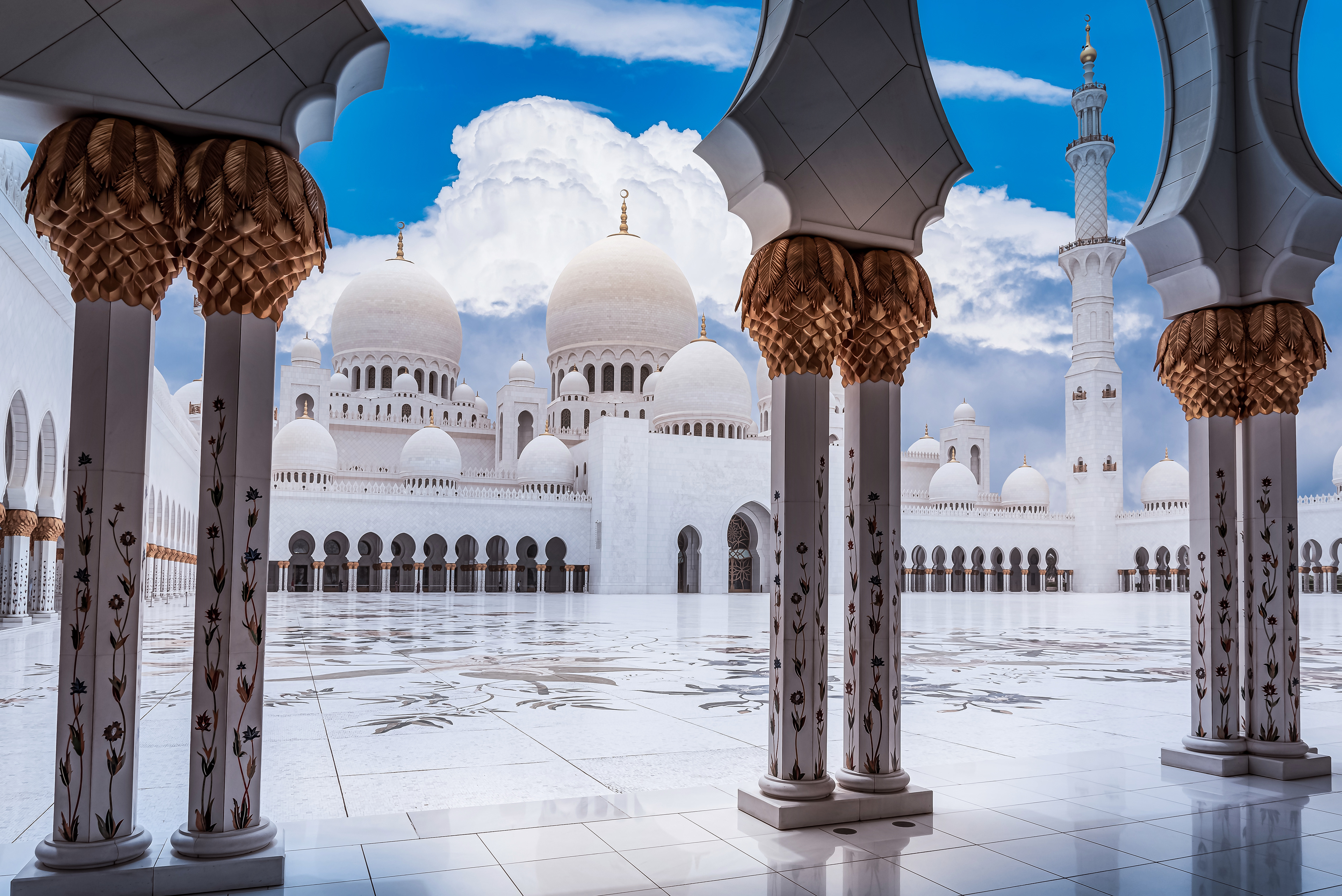 Inner court of Sheikh Zayed Grand Mosque