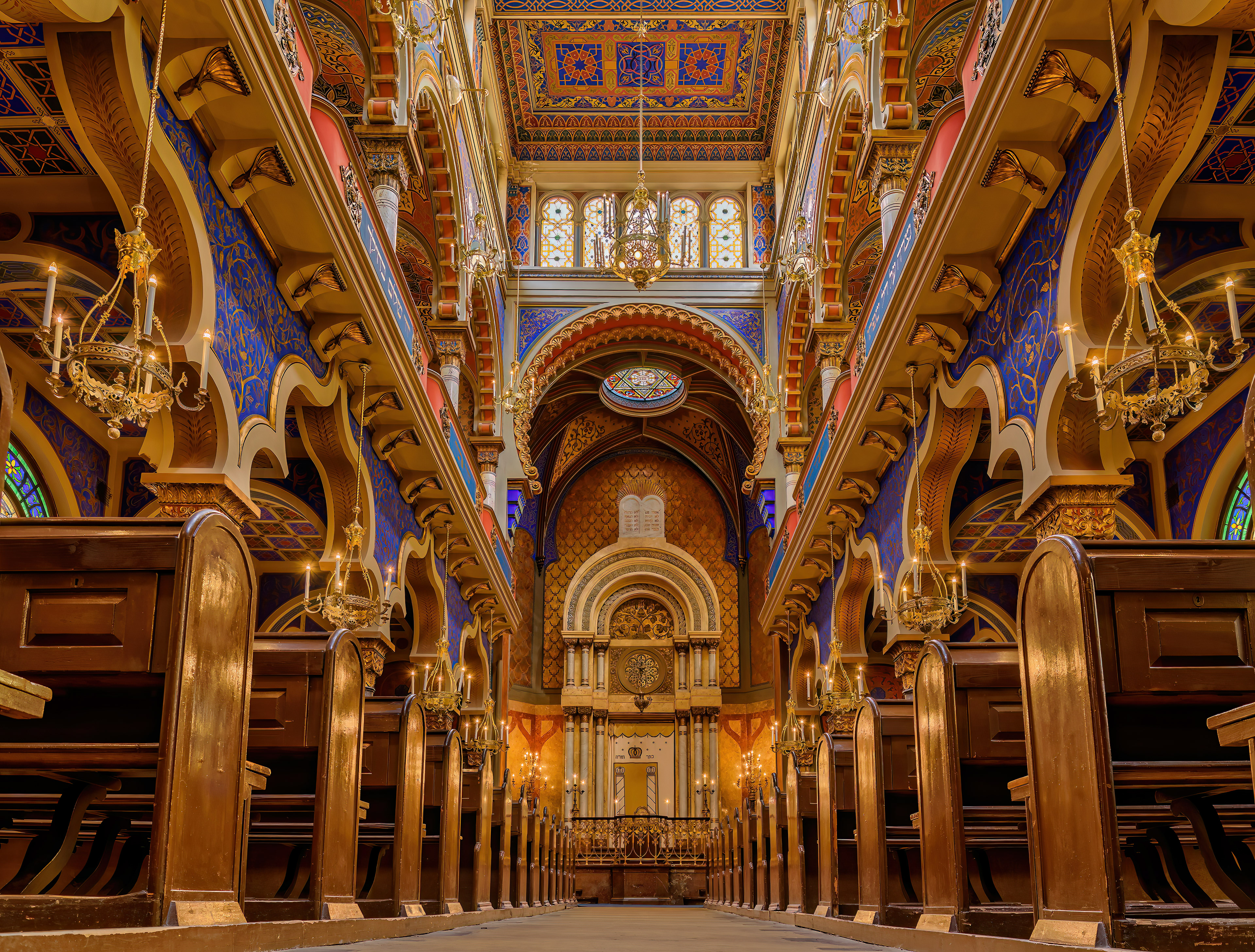 Jerusalem Synagogue, Prague A dazzling display of Moorish Revival architecture in the heart of Prague.