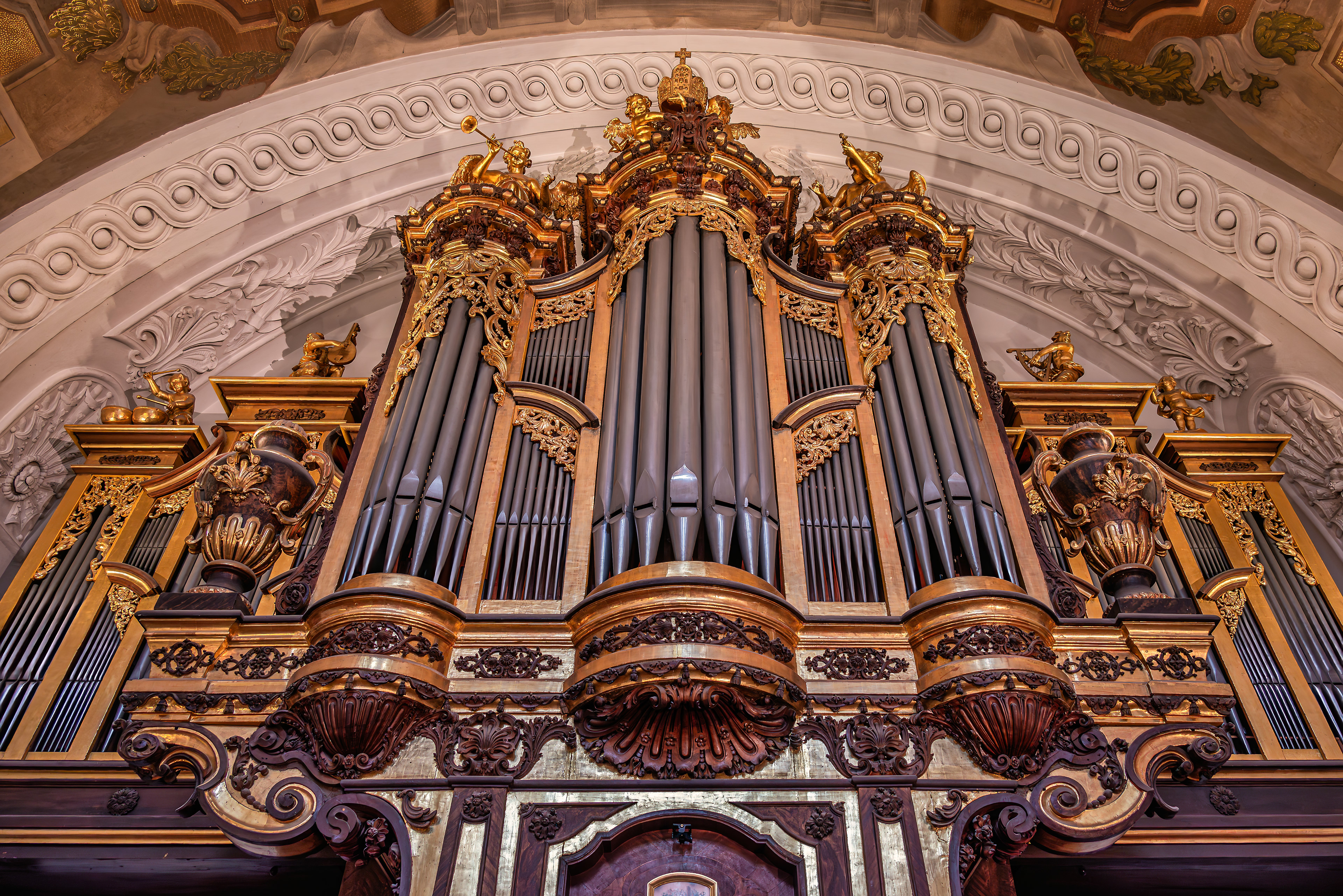 Karlskirche Organ, Vienna Ornate craftsmanship and musical tradition within one of Vienna's finest churches.
