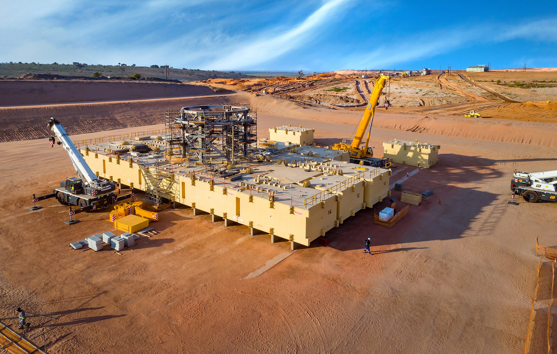 Wet concentrator plant construction