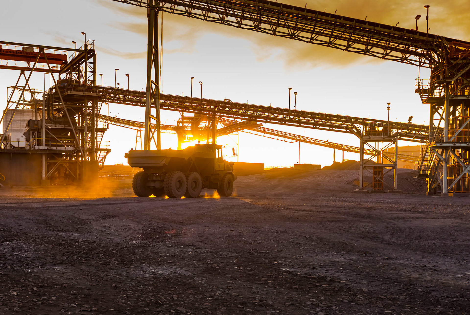 Transport of ore at wash plant