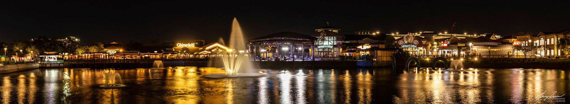 Disney Springs : Lake Bueana Vista, FL