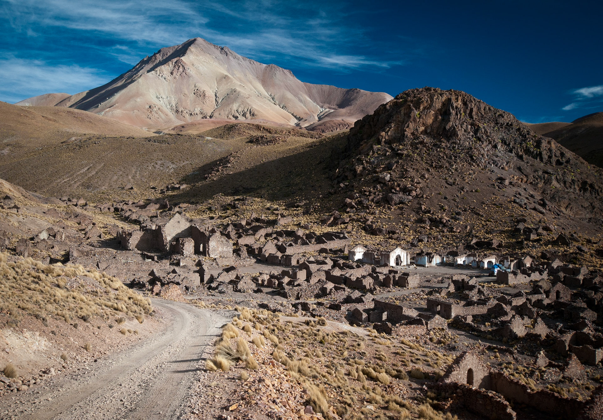 Old mining town of San Antonio Vejo (Bolivia)