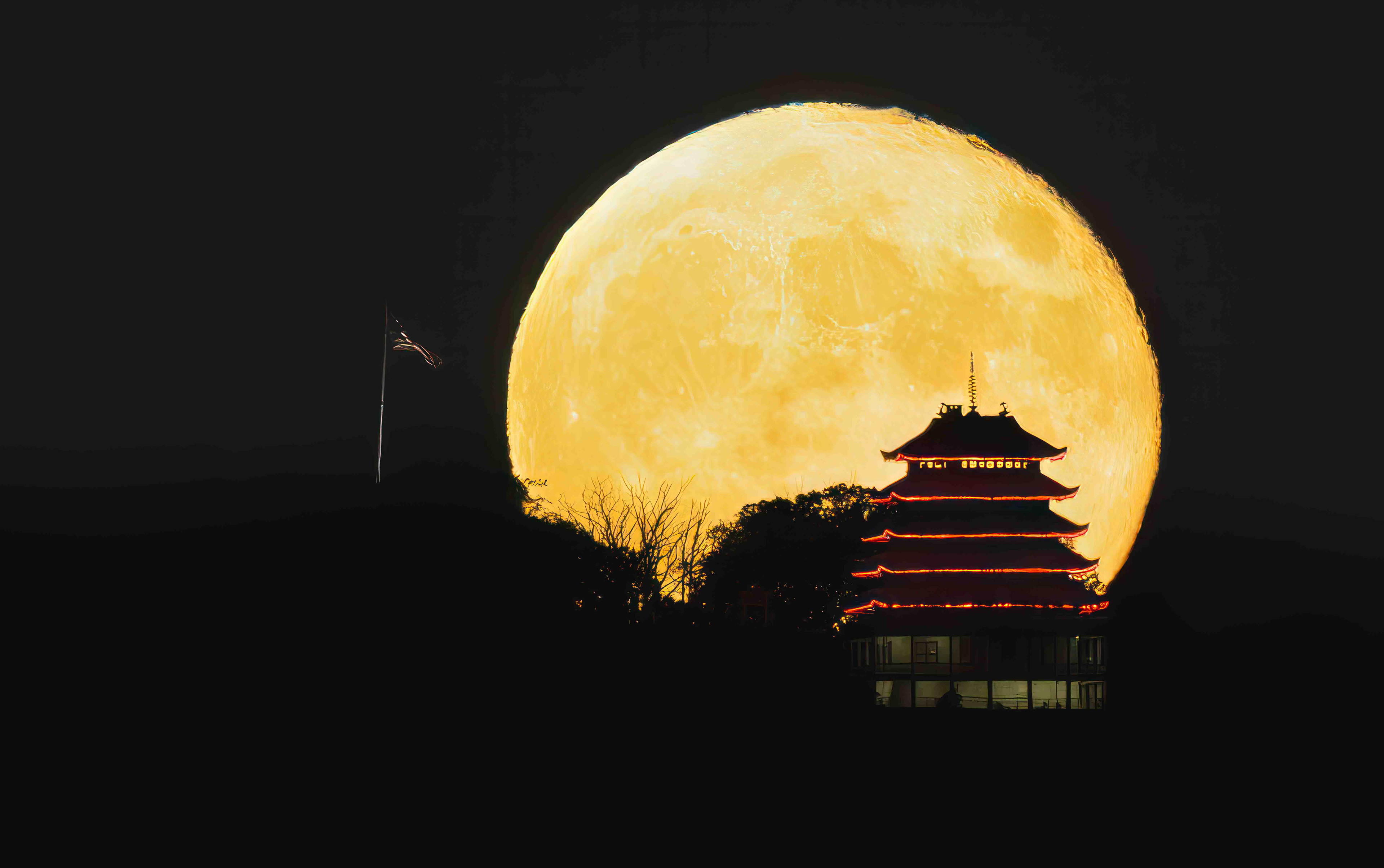 Super Blue Moon over the Pagoda, Reading, PA