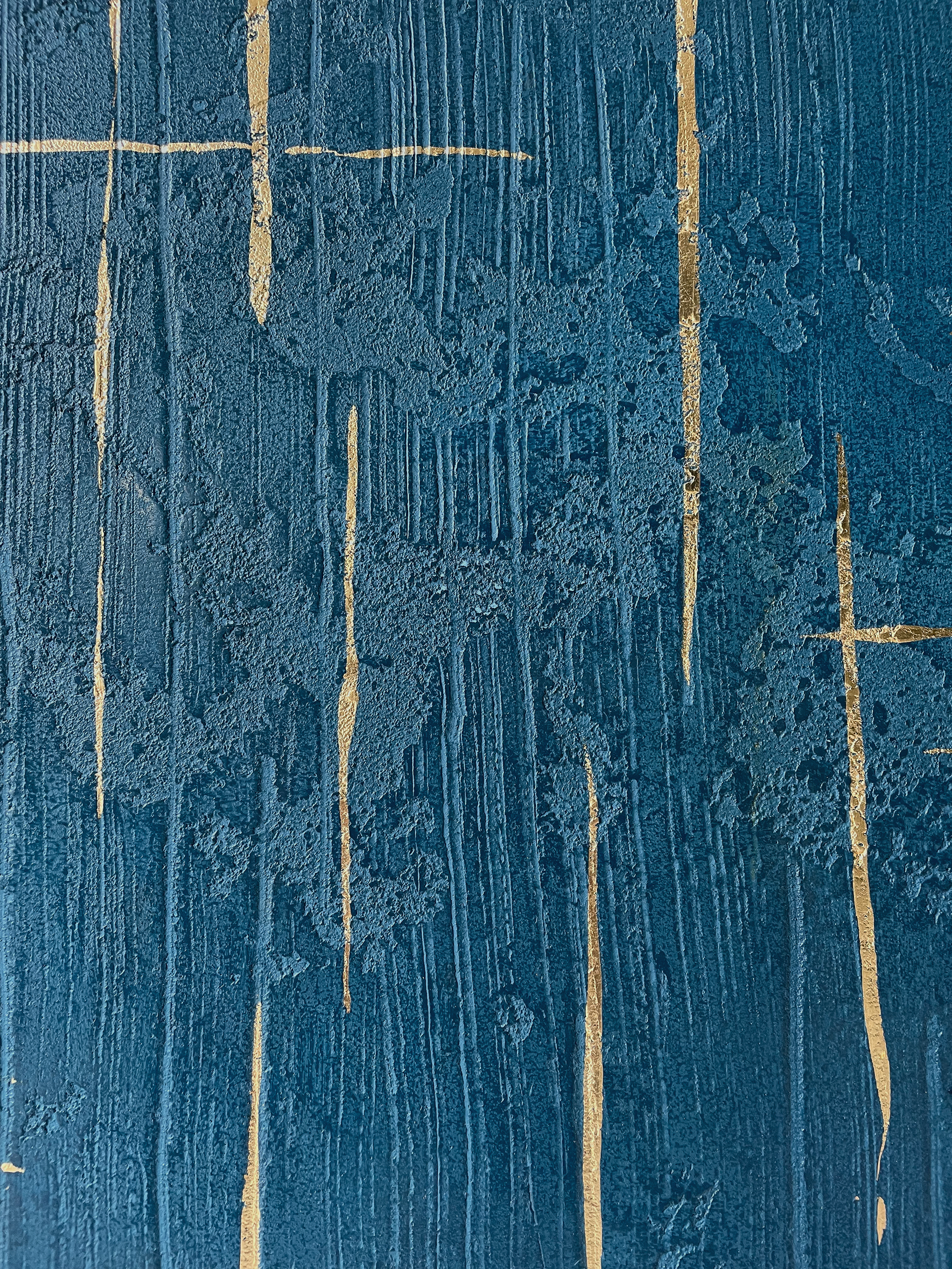 Special plaster finish and gold leaves - Bespoke colour
