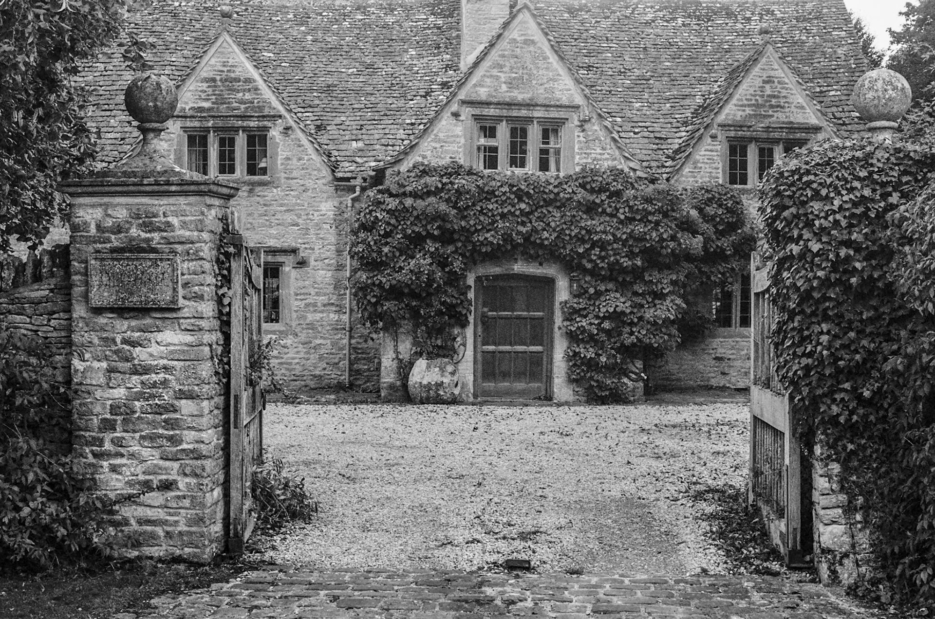 Near Ramsden