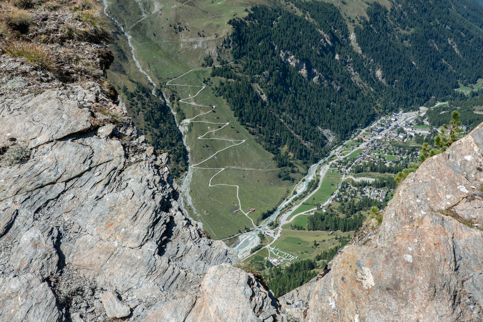Zinal from the top. A sheer drop