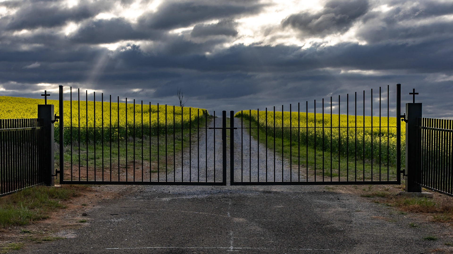 Entrance, Galong Cemetery
