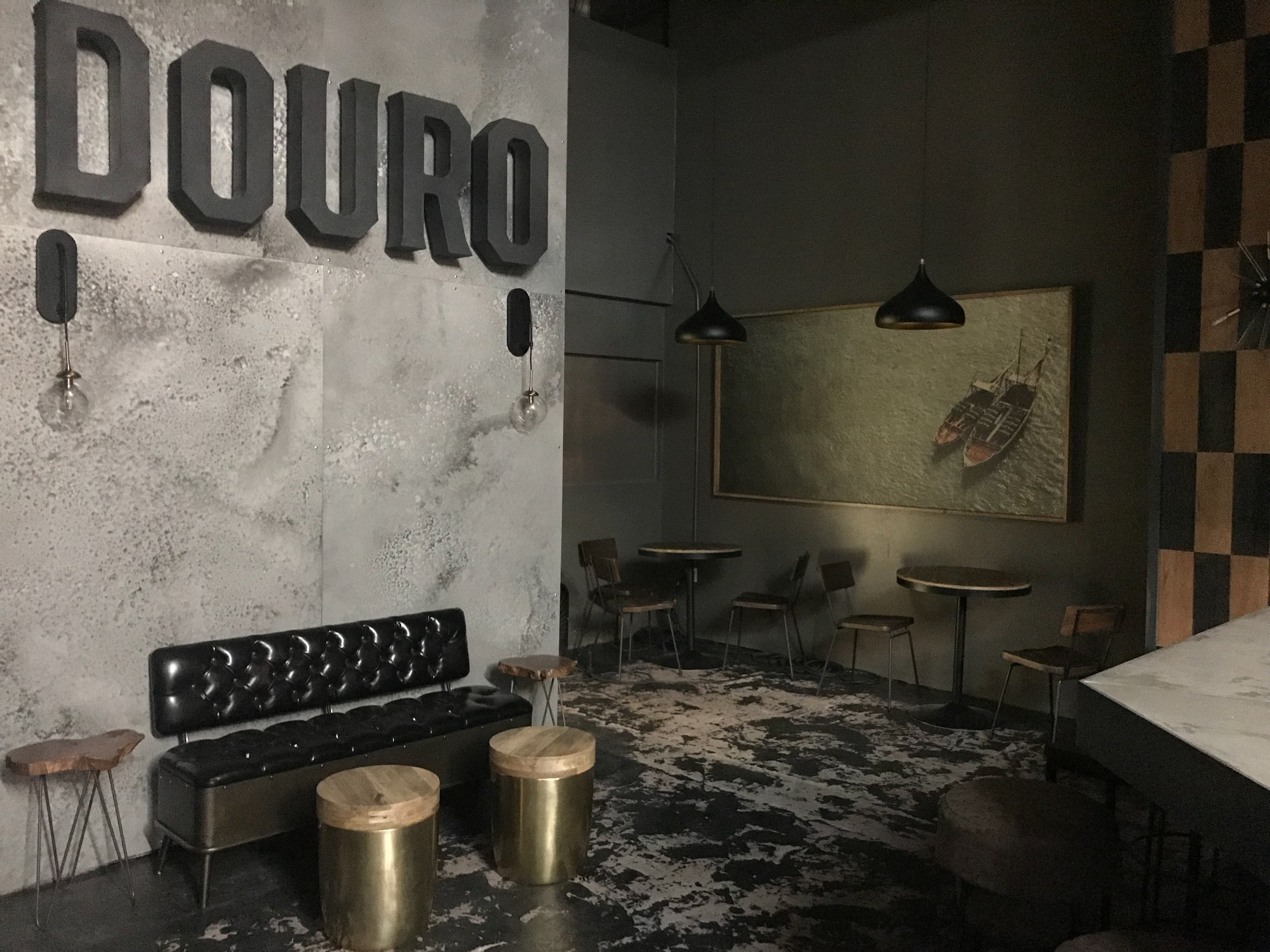Douro Bar Sign