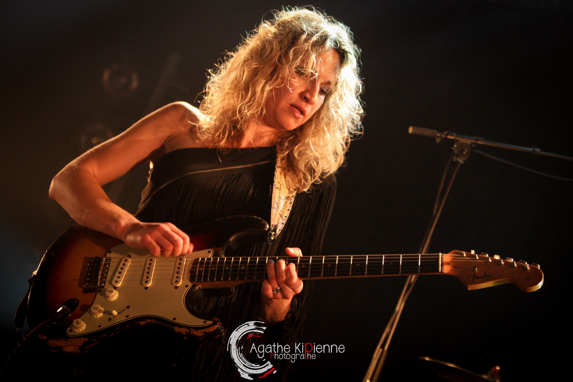 Ana POPOVIC / Puce à l'oreille