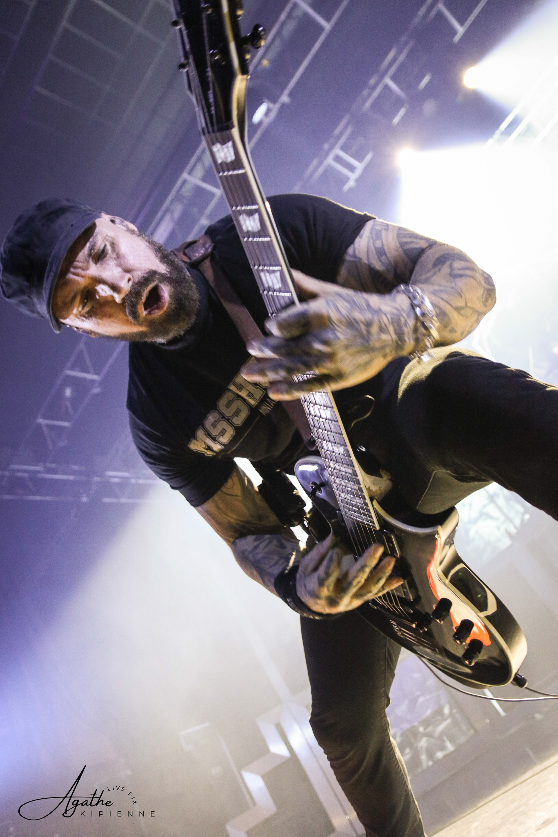 MASS HYSTERIA // Coopérative de mai