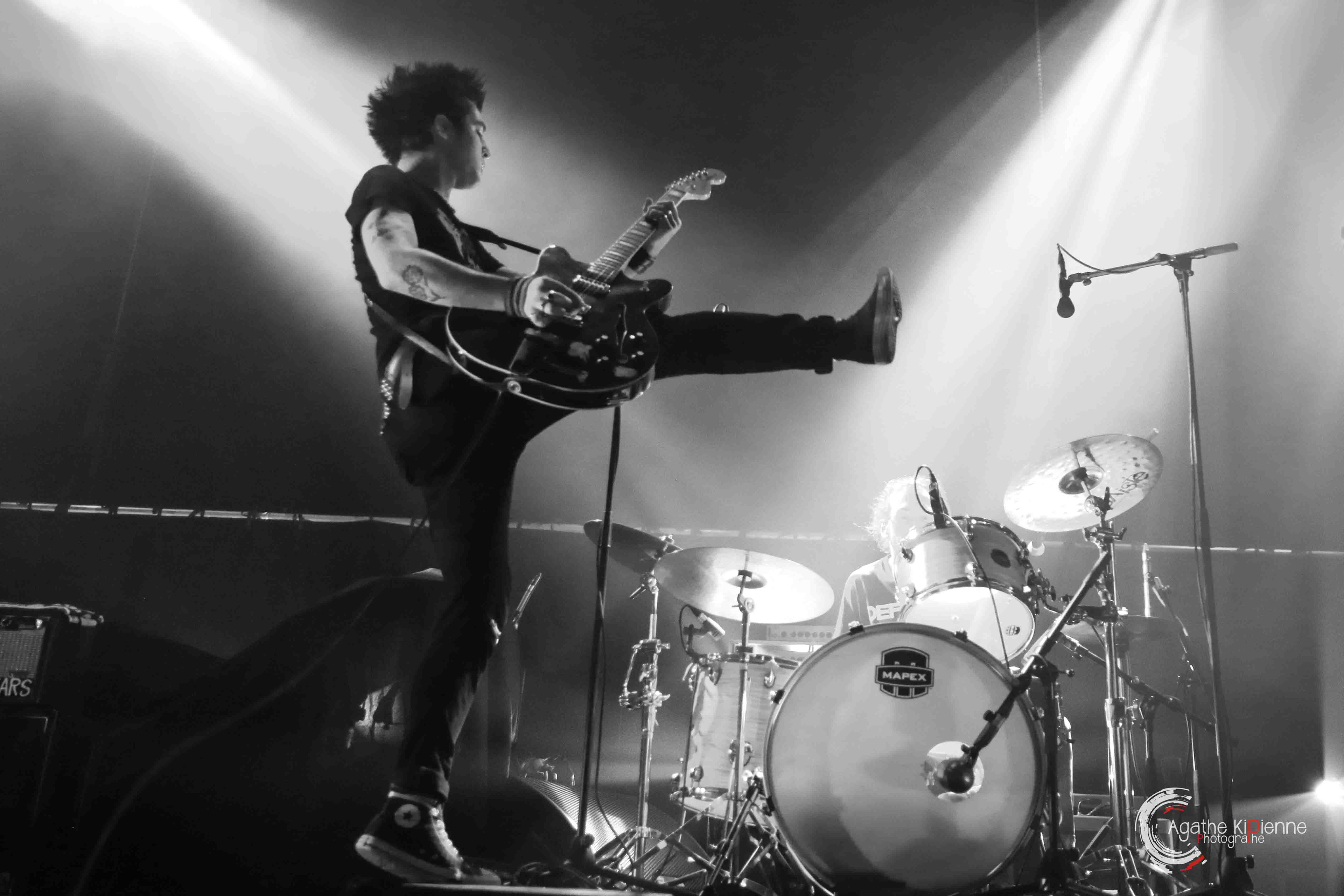 FOXHOLE // La coopérative de mai