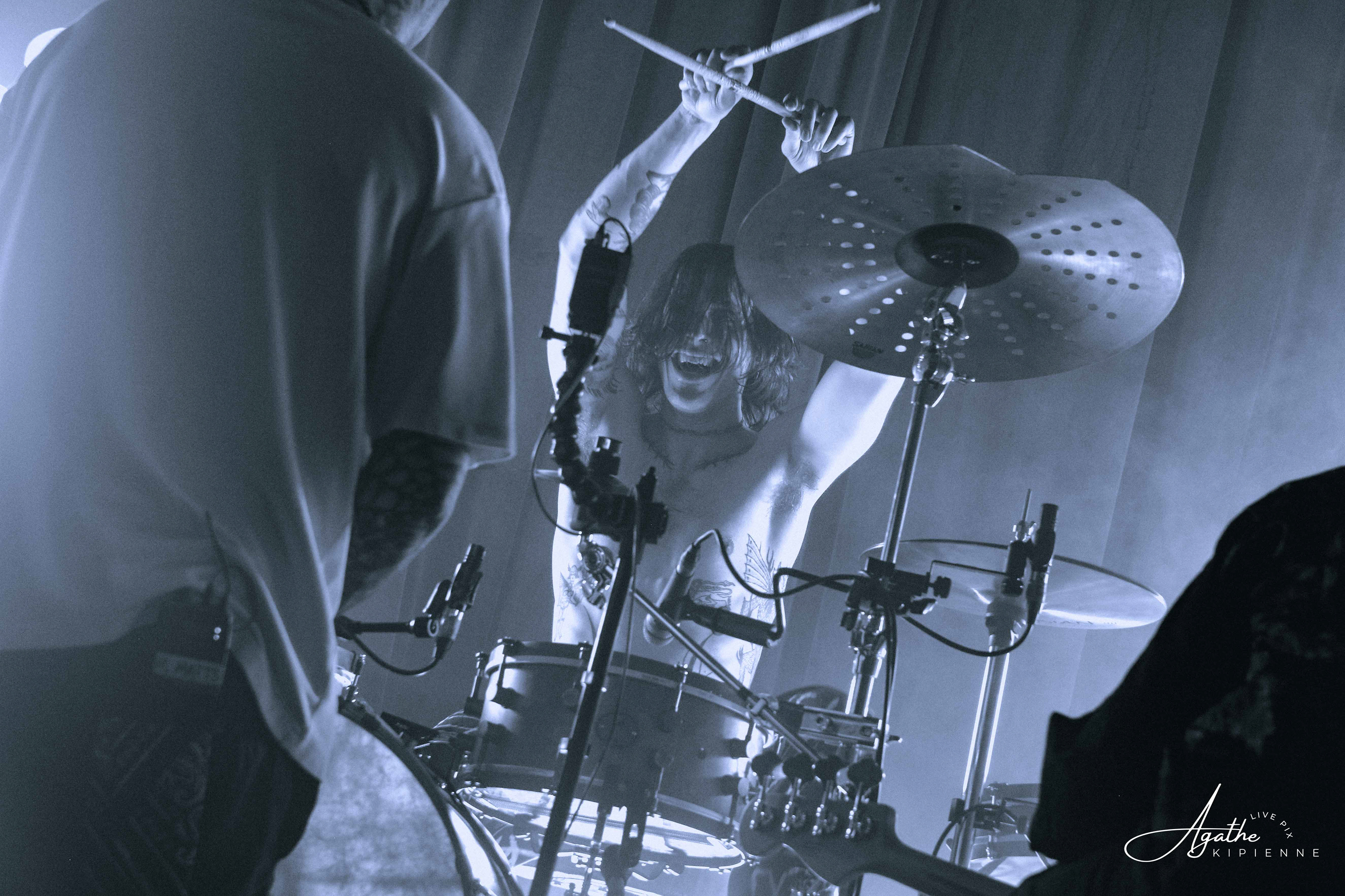 TEN56. // Puce à l'oreille