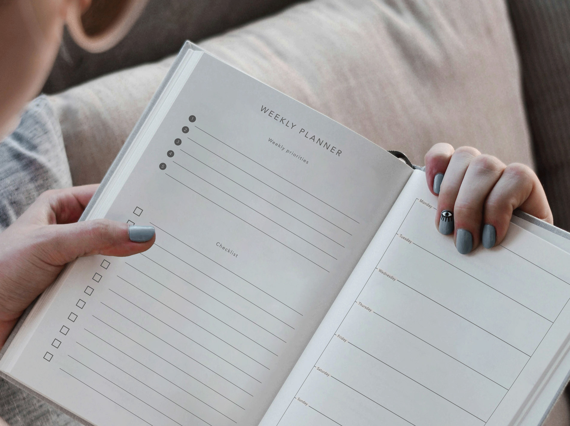 Inside_nika_weekly_Planner_notebook