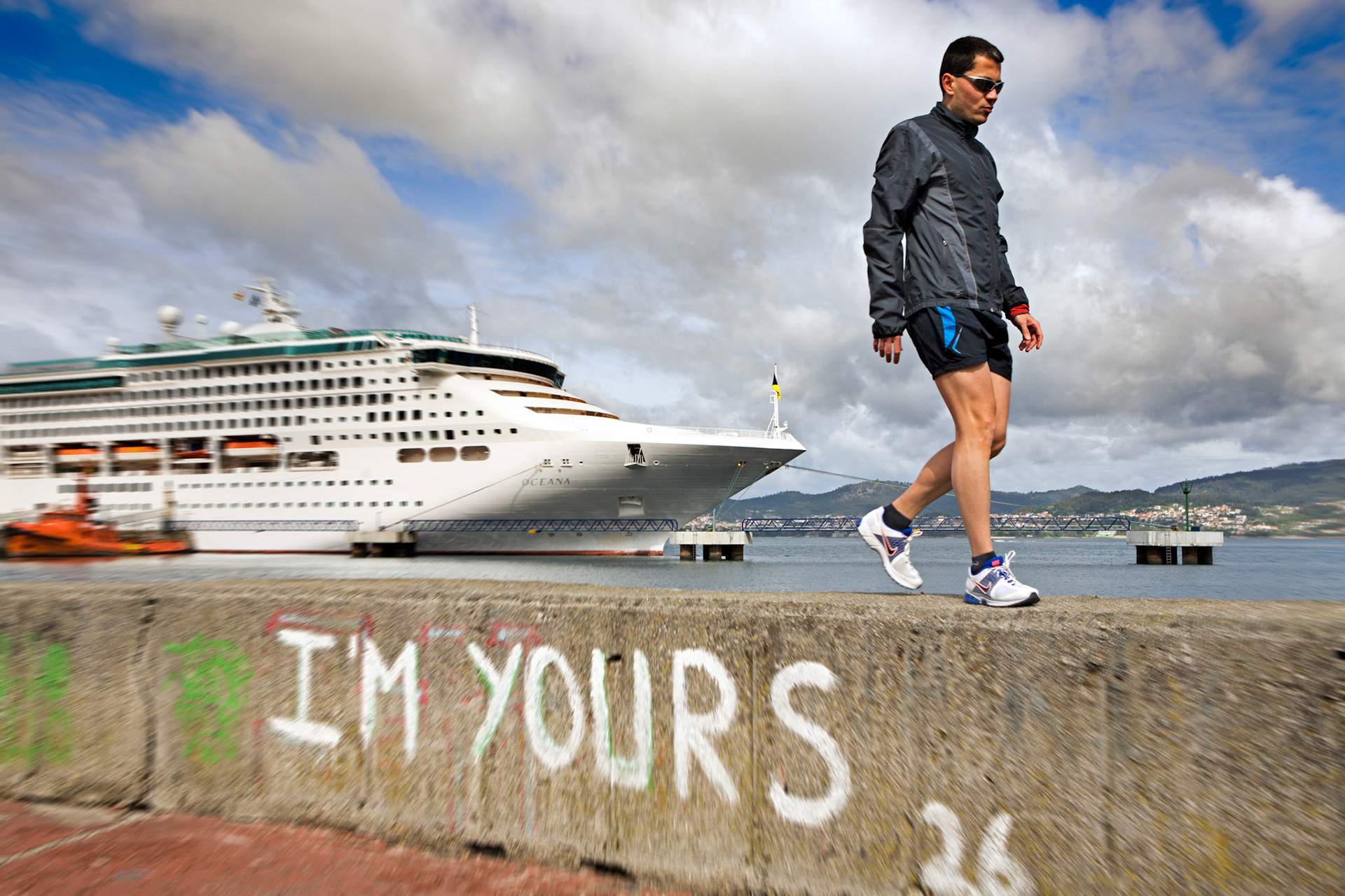 Crucero atracado en el muelle de Transatlánticos, en el puerto de Vigo.