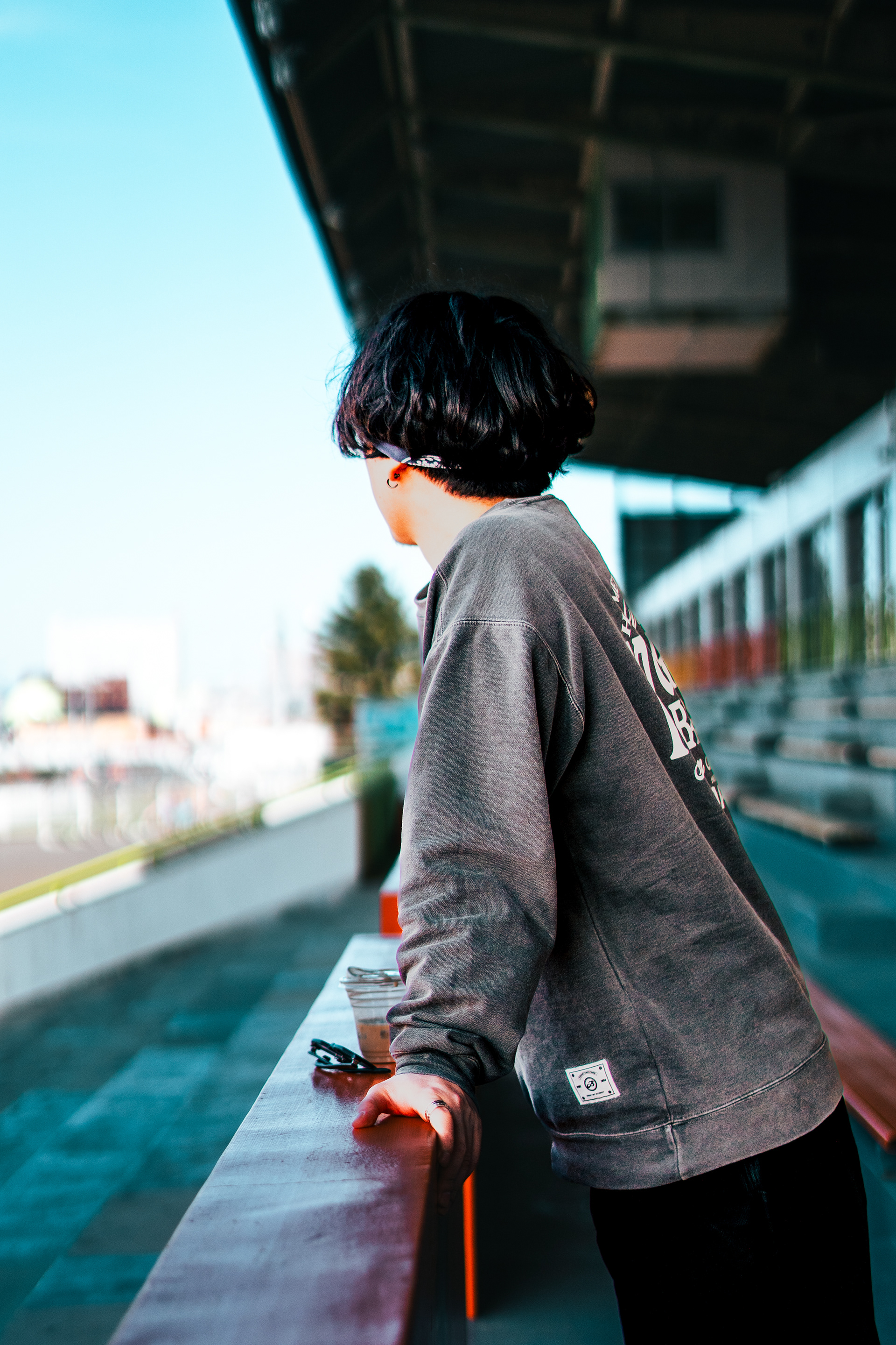 NORTH BROSトレーナーのストリート感を表現した写真ディレクション